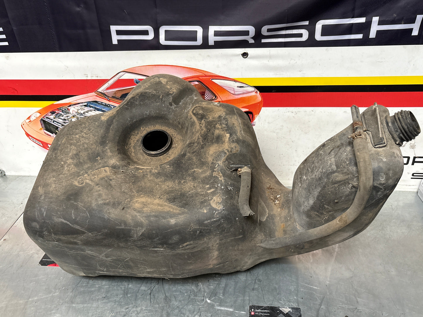 Porsche 928 S4 fuel tank, used 928201003 05/06