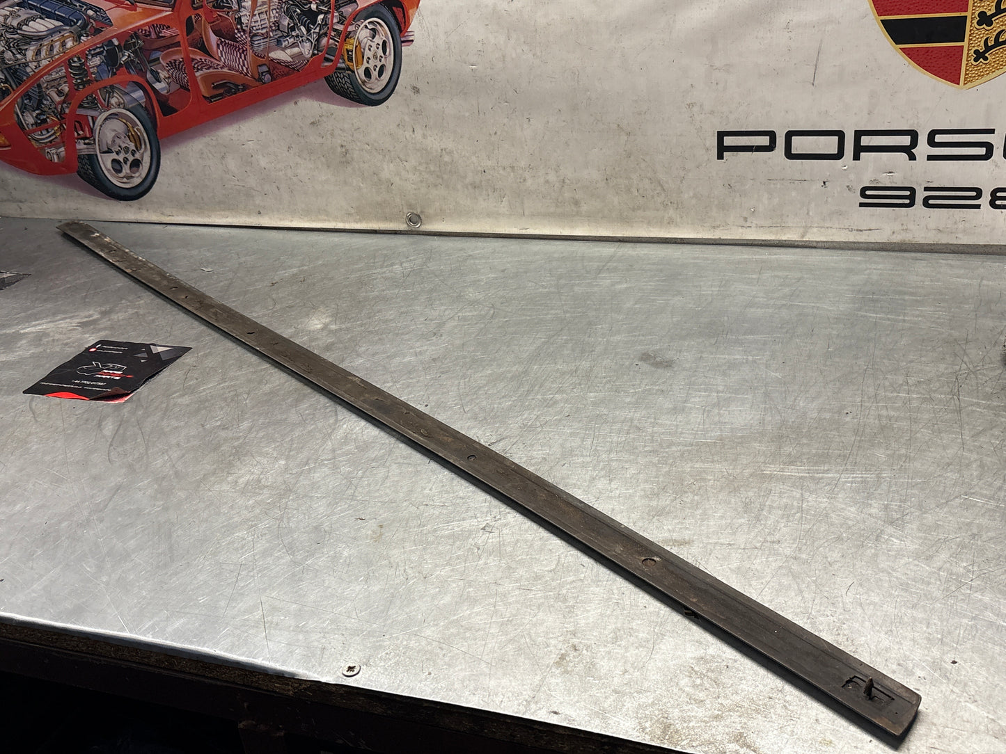 Porsche 928 Door Bump Strip left Side, for spares or repair 92855903303