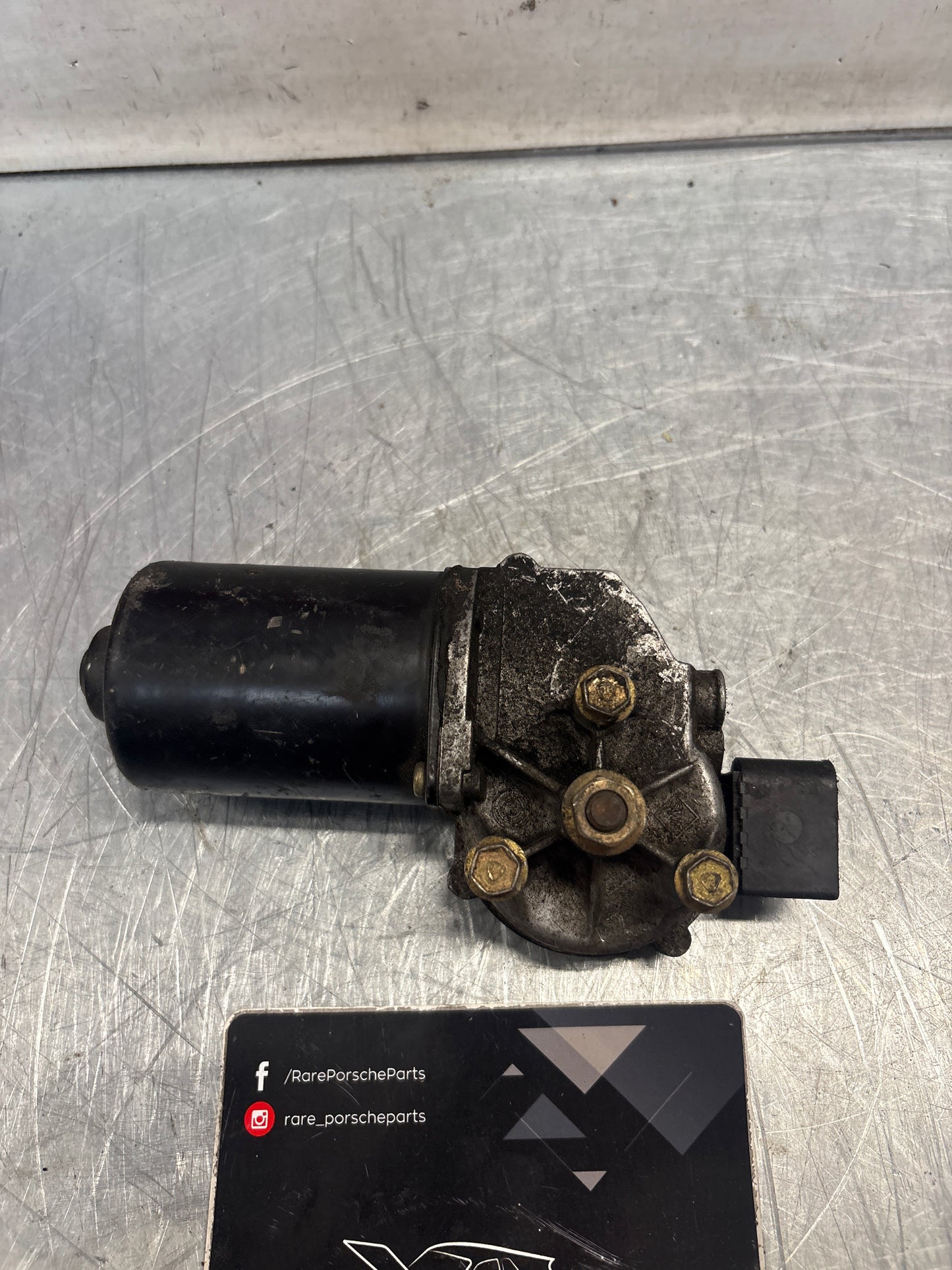 Porsche 911 964 wiper motor, used 0130821797