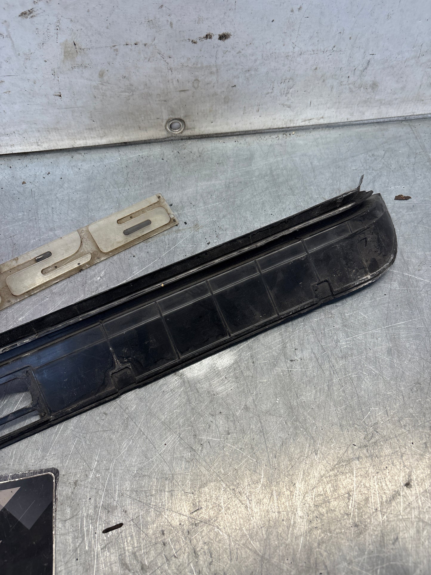 Porsche 928 scuff plate, door sill trim, right, O/S 92855105602 used