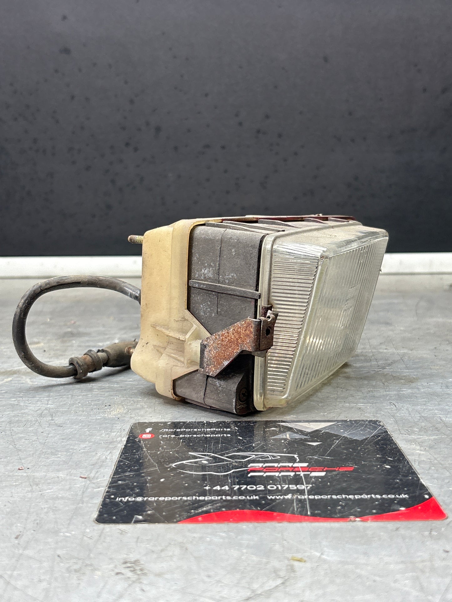 Porsche 928 Bosch headlight high beam, right 0306403002 / 92863141400