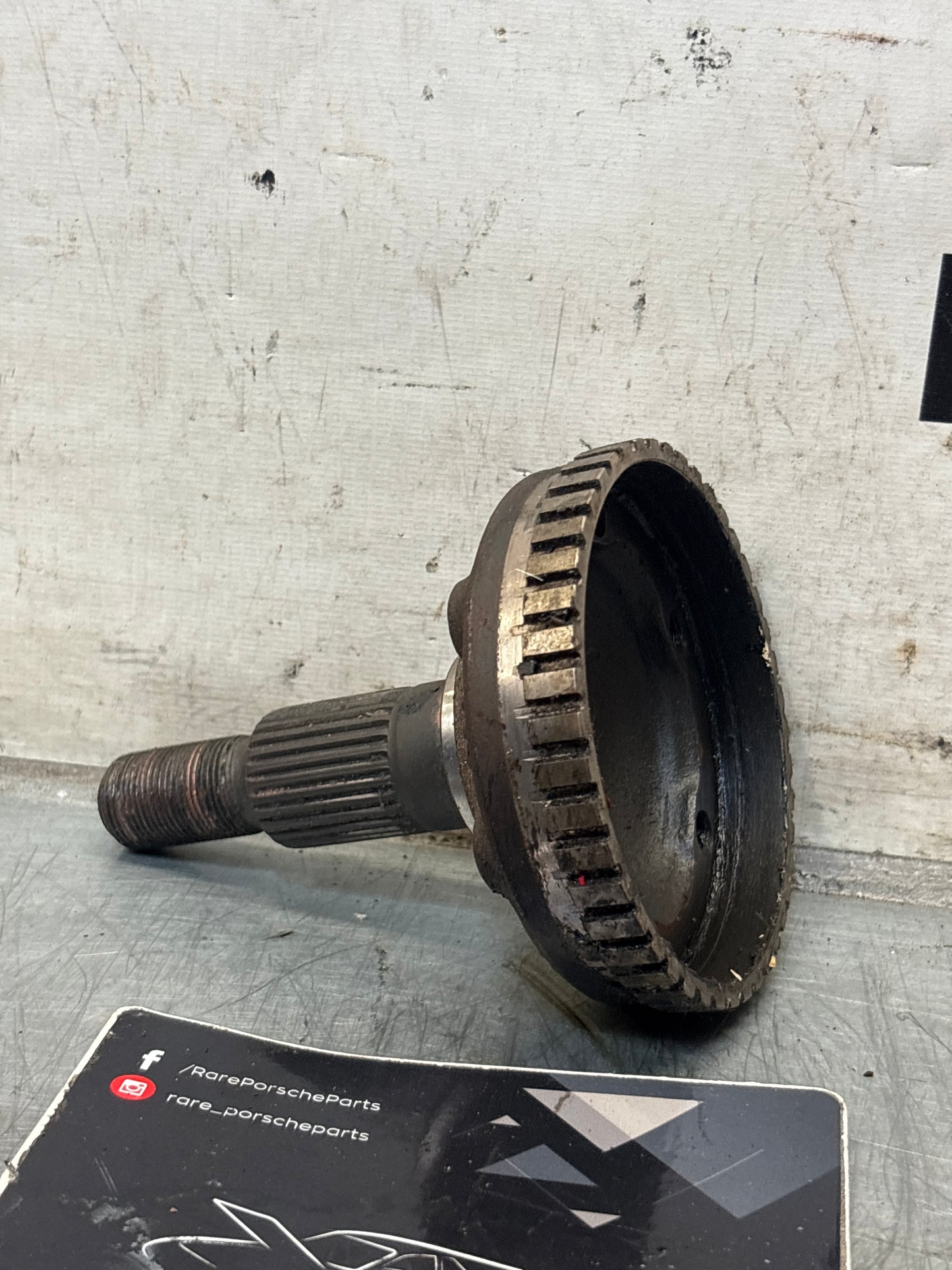Porsche 944 S2/Turbo 968 Albero ruota posteriore OEM 95133223535, usato