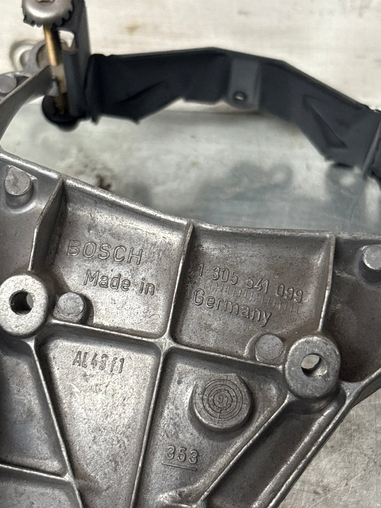 Porsche 968 headlight bracket housing, left 1305541099