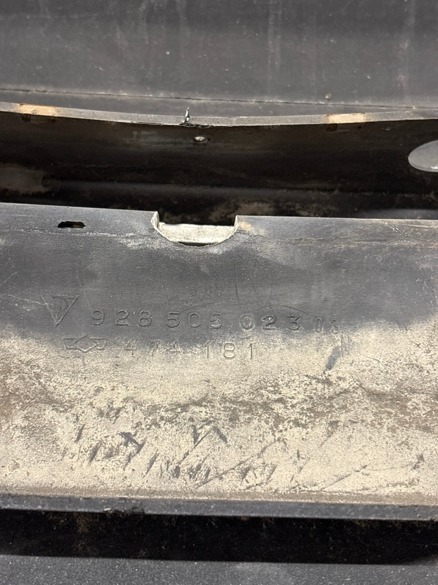 Porsche 928 rear bumper, used 92850502303 / 474181