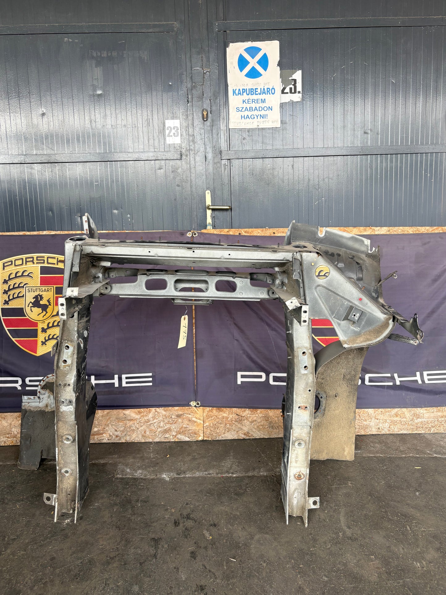 Porsche 944 Front end section cut