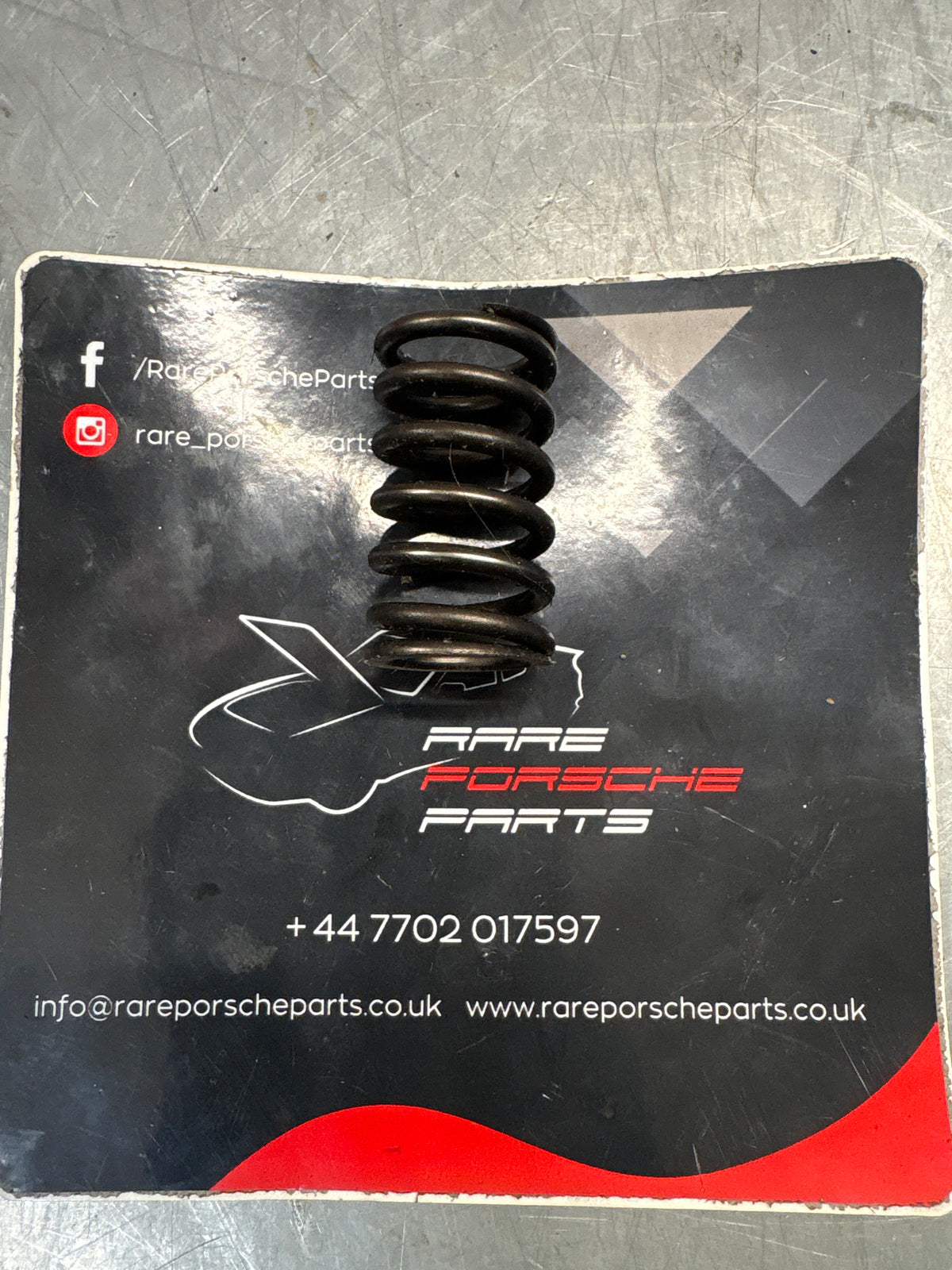 Porsche 928 / 944 / 924 inner valve spring, used 92810590509