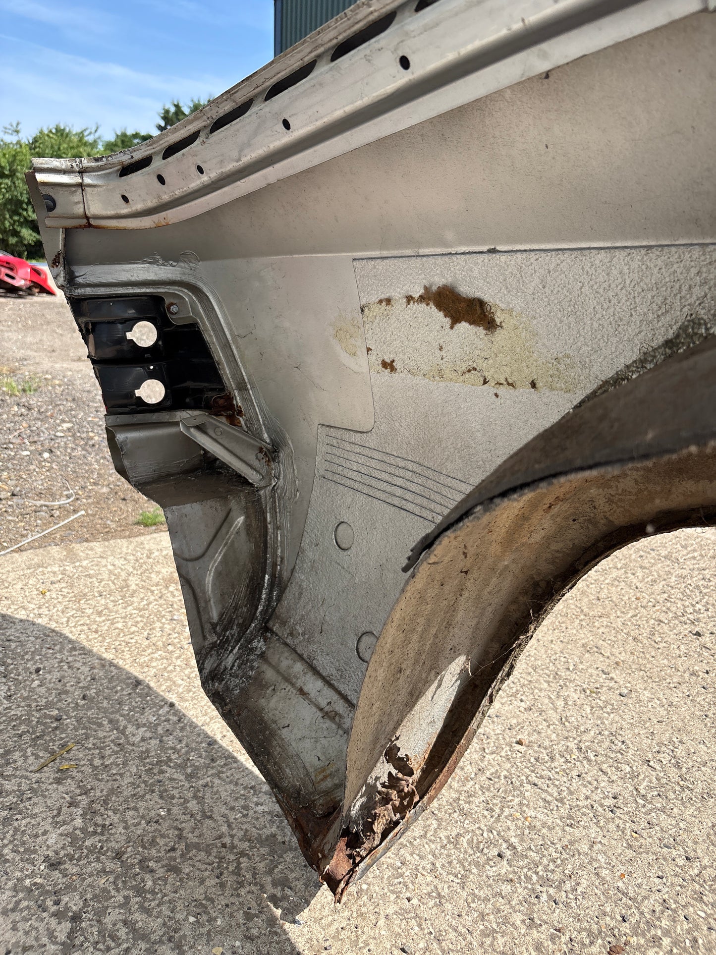 Porsche 924 left side cut, rear fender with sill