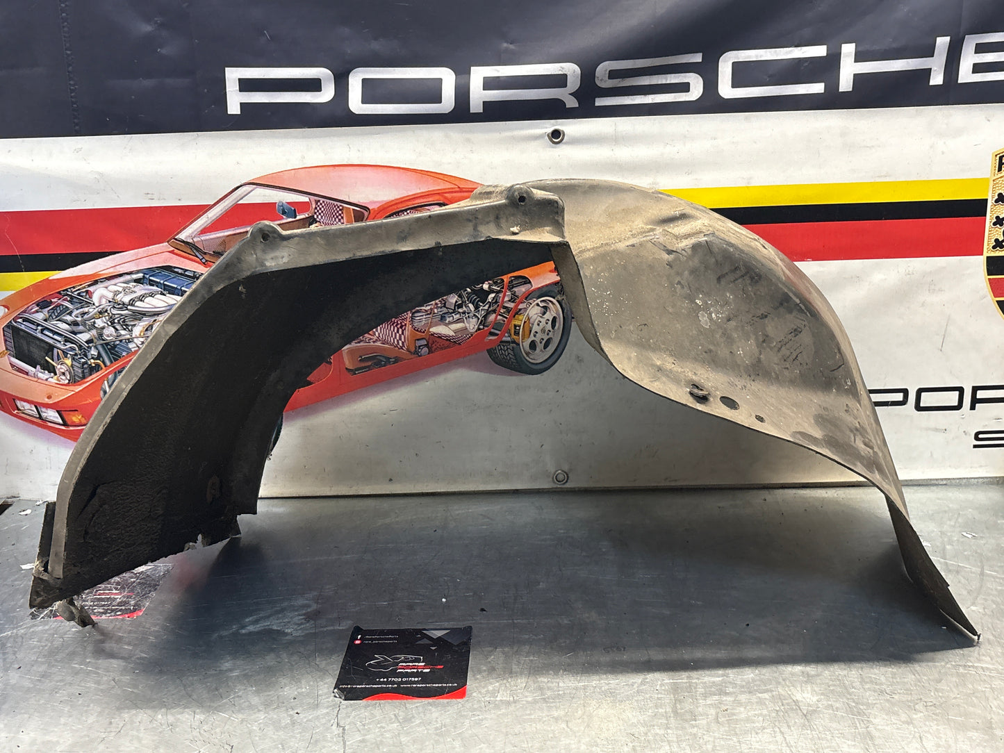 Porsche 928 wheel arch liner  Right 92850438205 Used