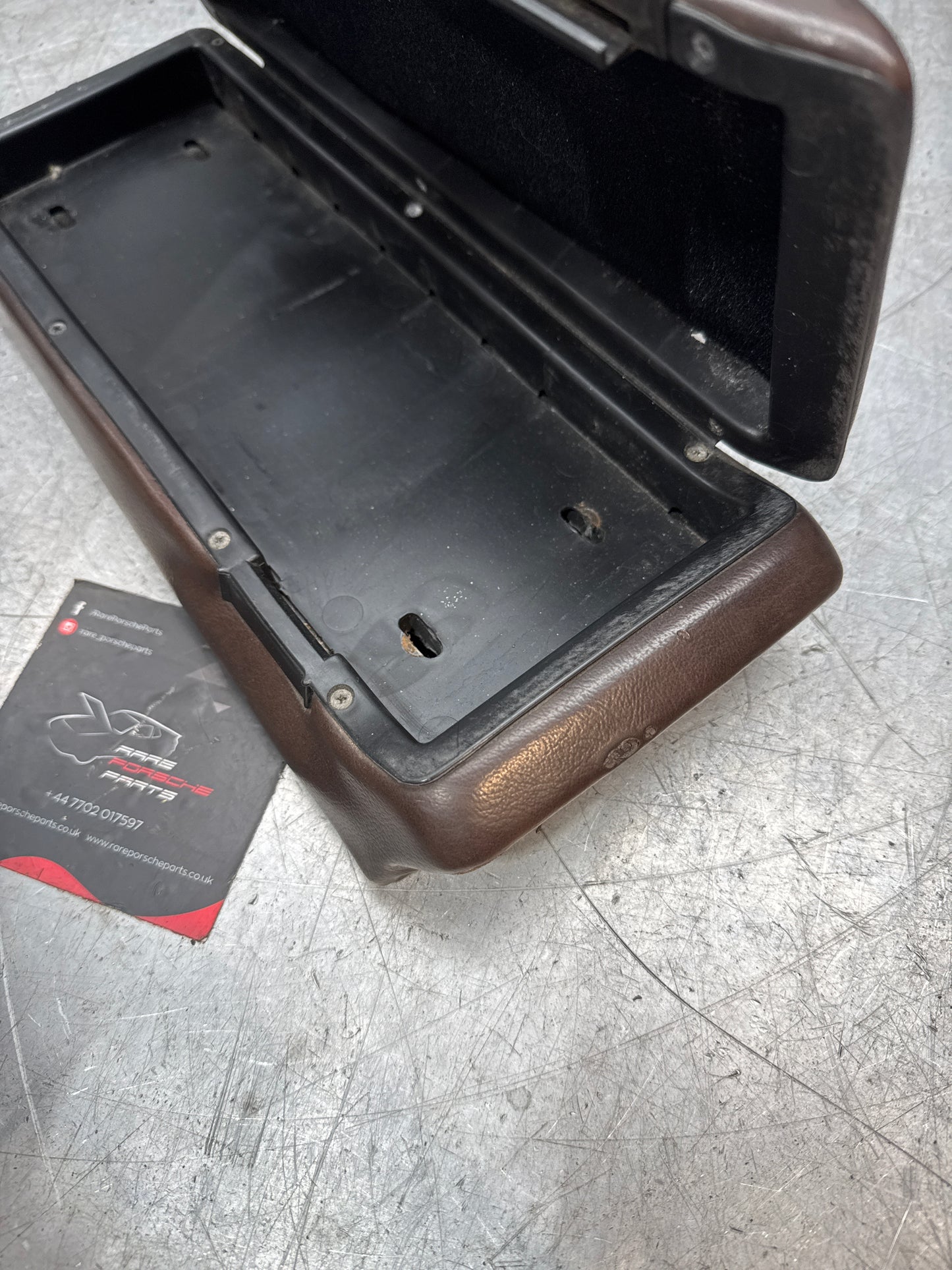 Porsche 944 924 centre console arm rest cassette brown. 478857059 used RHD