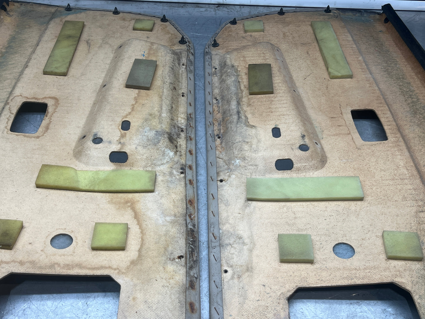 Pair Of Porsche 944 black / cream / white door cards 94455501701 94455501801 used, nice condition.