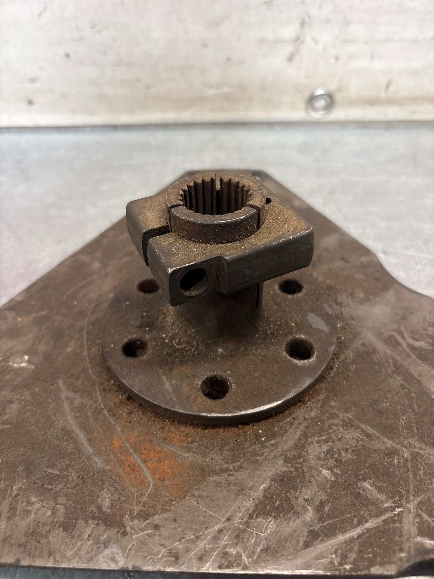 Porsche 928 -1982 3 speed automatic double plate flange disc without bolts used 92211604103