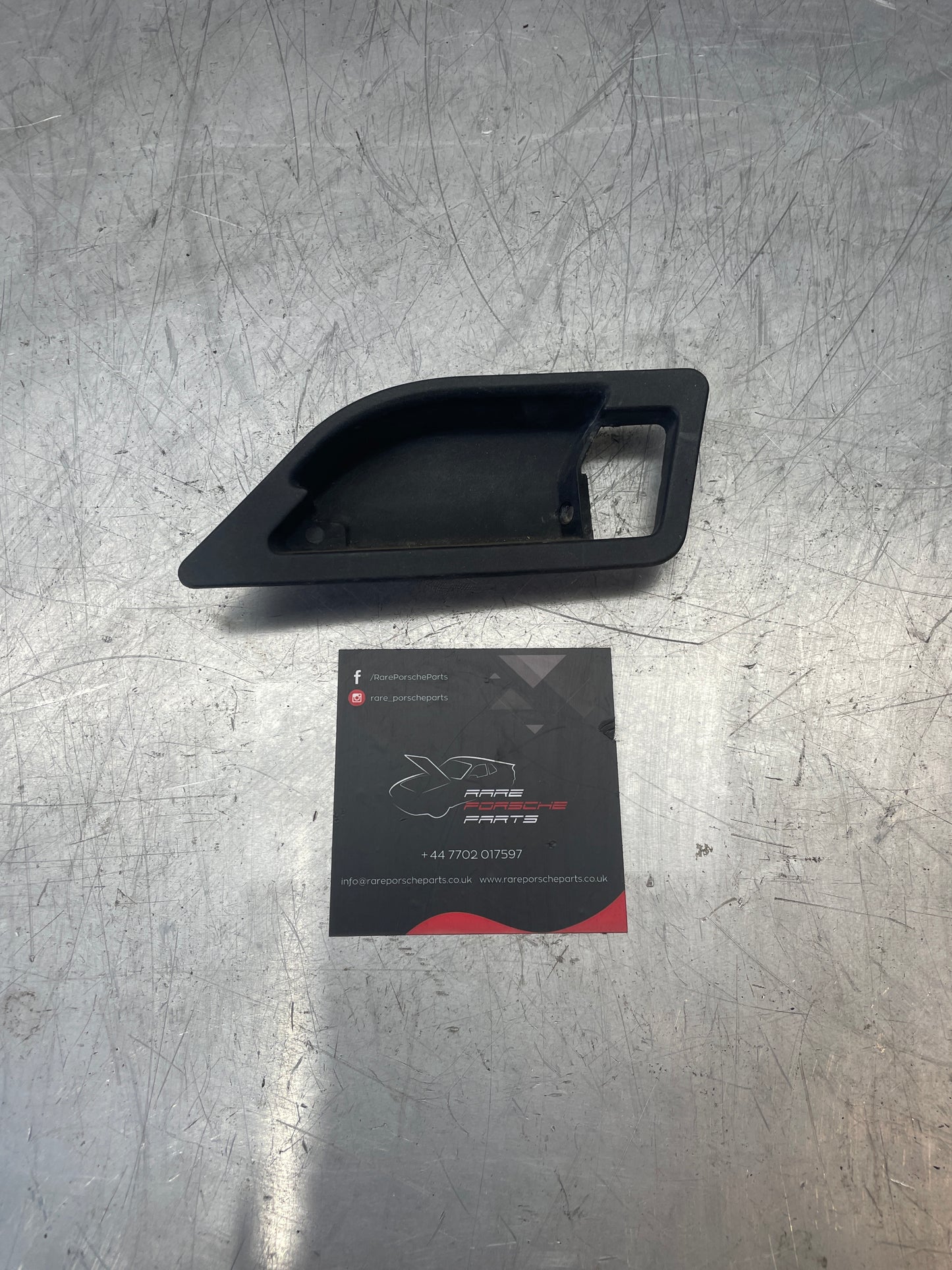 Rivestimento della maniglia interna della portiera Porsche 928 destra, usata 92853754602