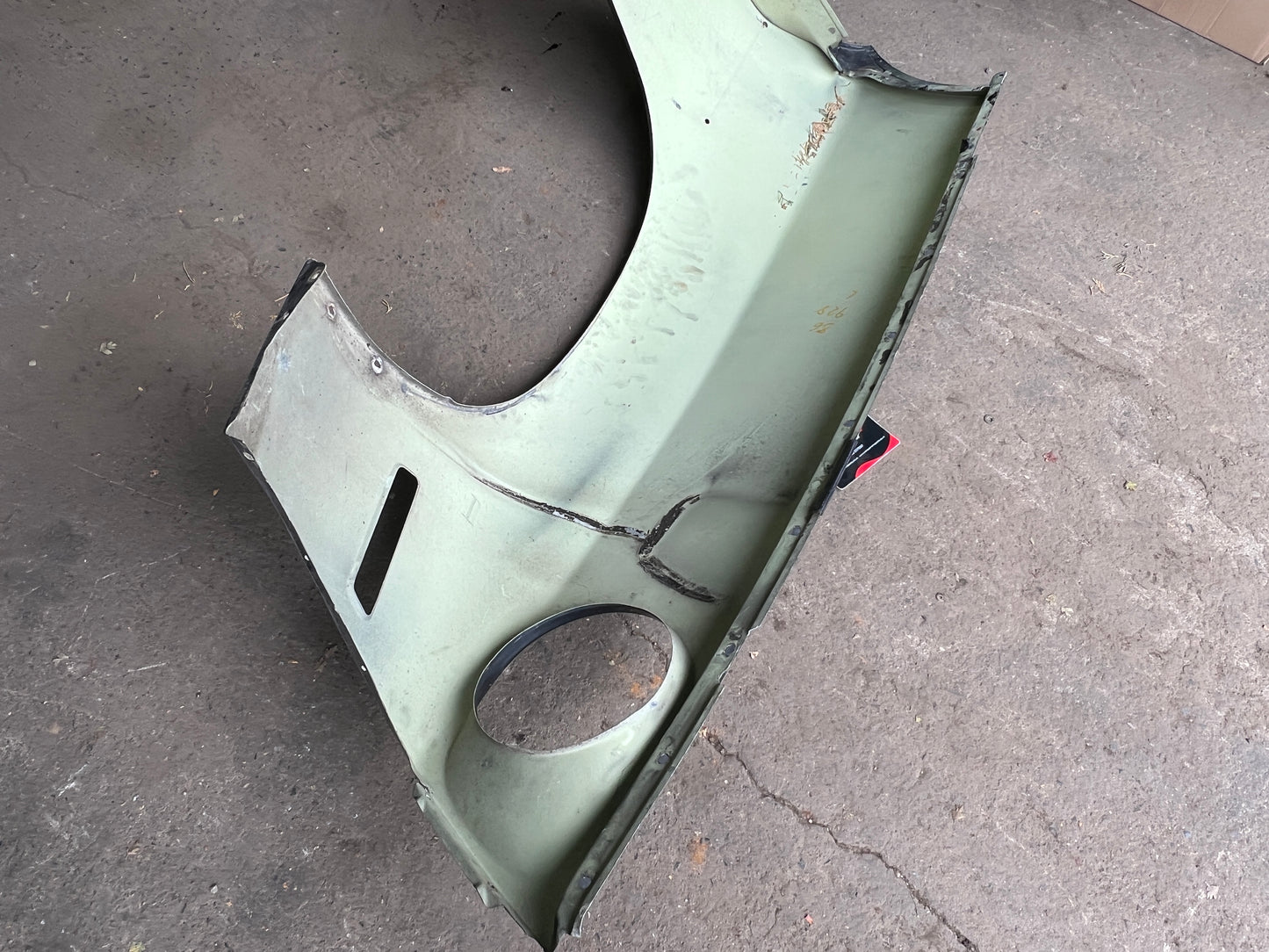 Porsche 928 -87 front left wing, 92850301103 used