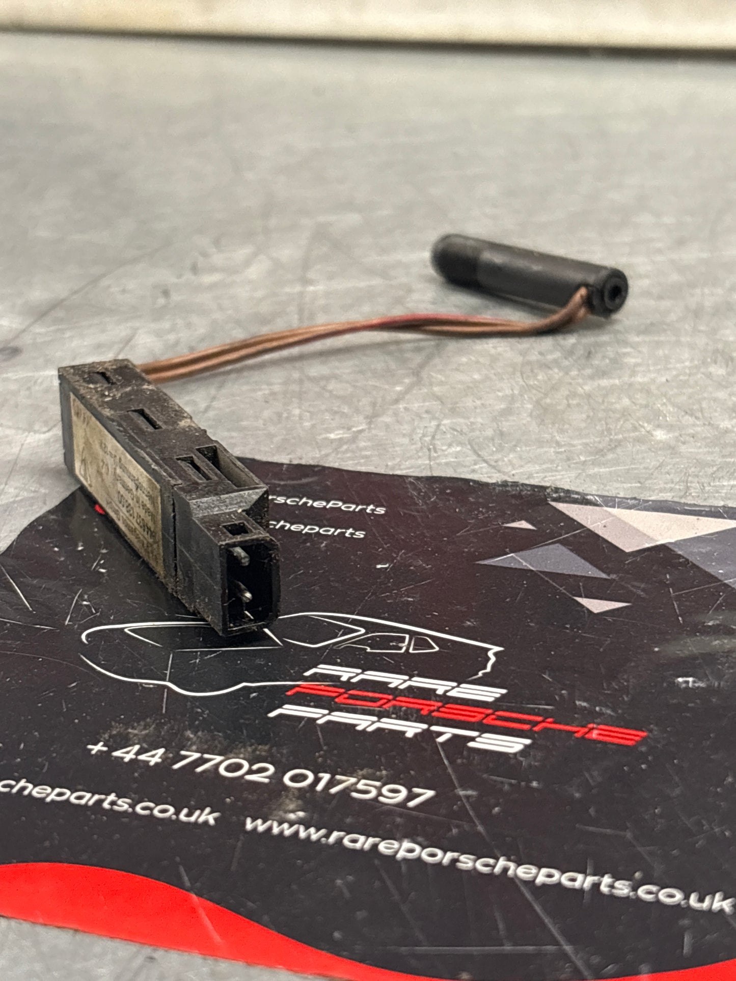 Porsche 944/968. door lock button knob with LED, with rod used 94463713800