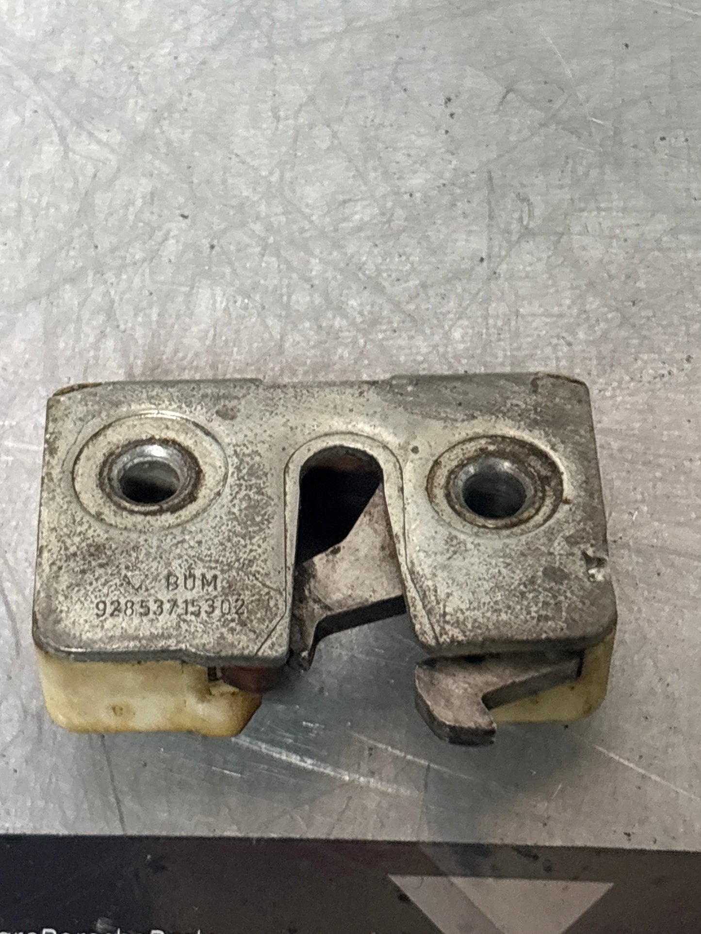 Porsche 924 944 928 left door lock mechanism 92853715302, used