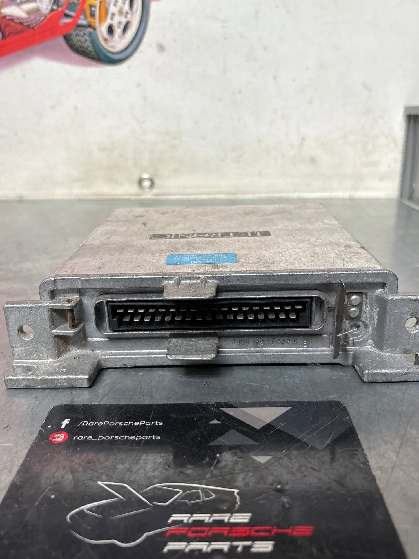 Porsche 928 injection lambda control unit, used 92861810604 / 0280002104
