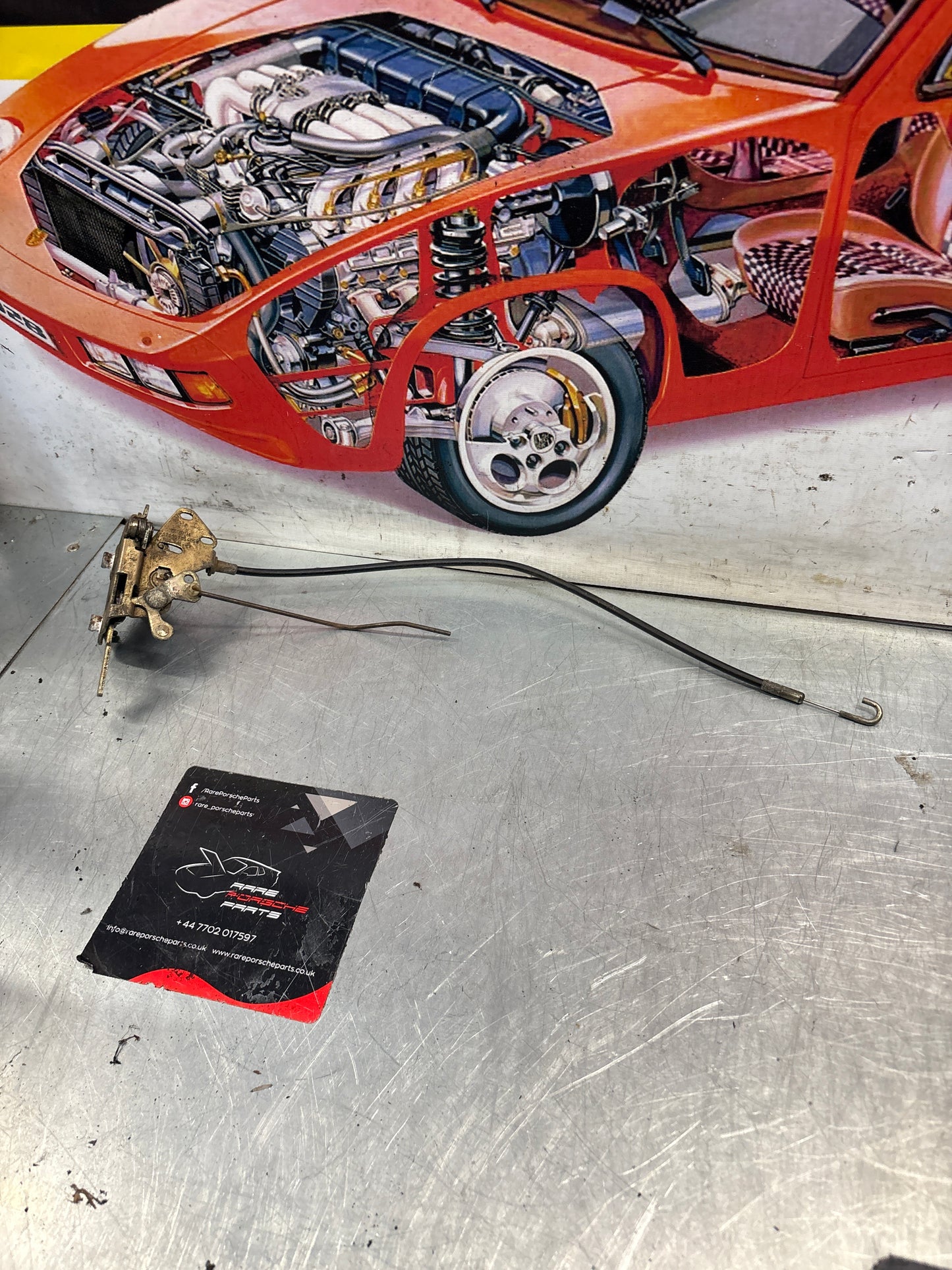 Porsche 928 right hand door latch 92853705405 used