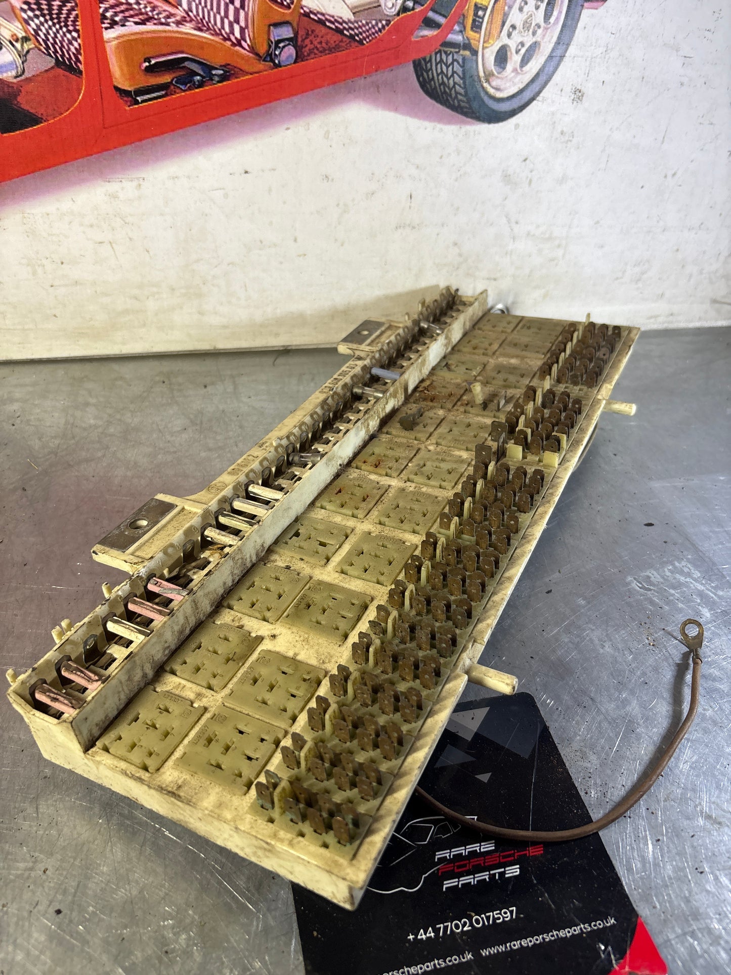 Porsche 928 fuse box relay panel, used 92861010503