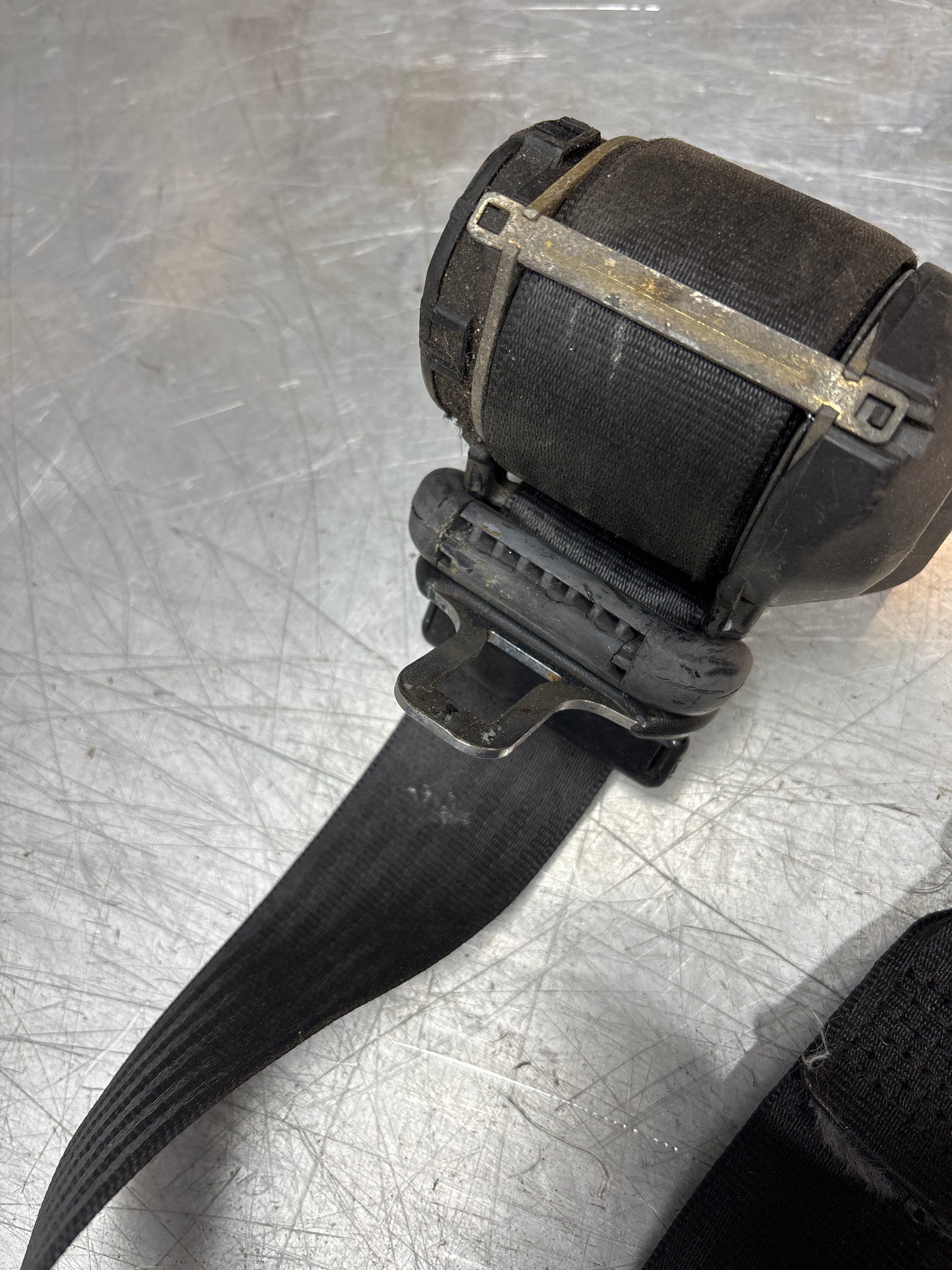 Porsche 944 Convertible Cabrio front left N/S seat belt 94180303312, used