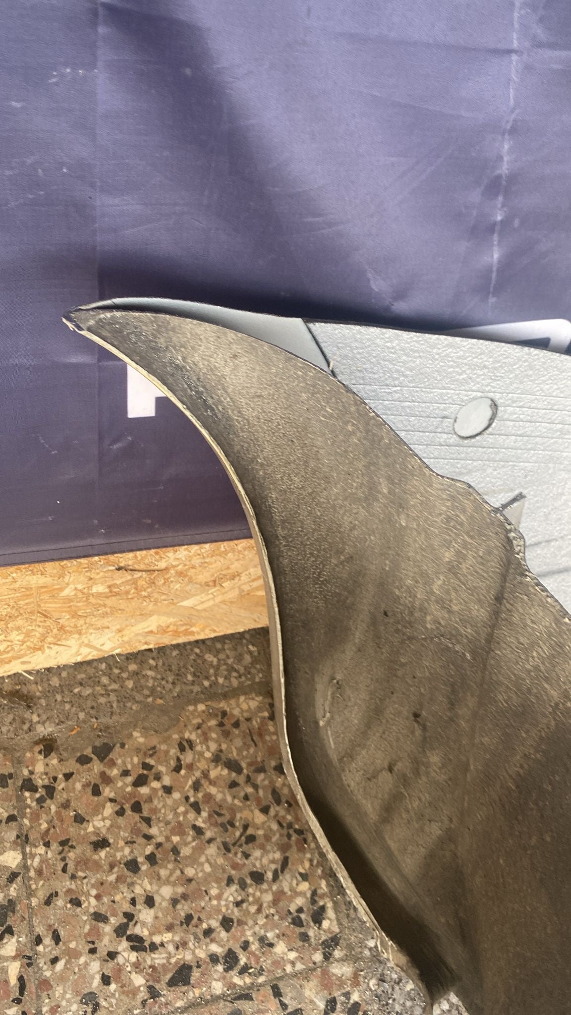 Porsche 944 Right rear fender cut, rear corner 94450390403