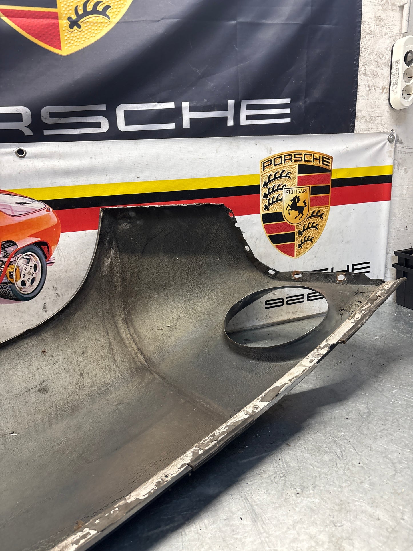 Porsche 928 S4 GT front right wing, used, 92850301211