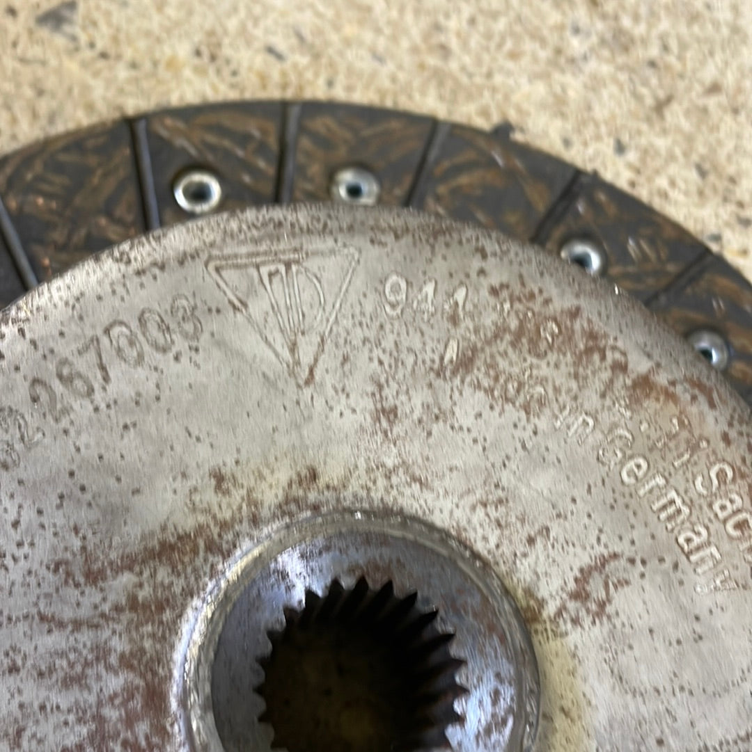 Porsche 944/924S pressure plate with 225mm rubber type disc, refurbished (without release bearing)