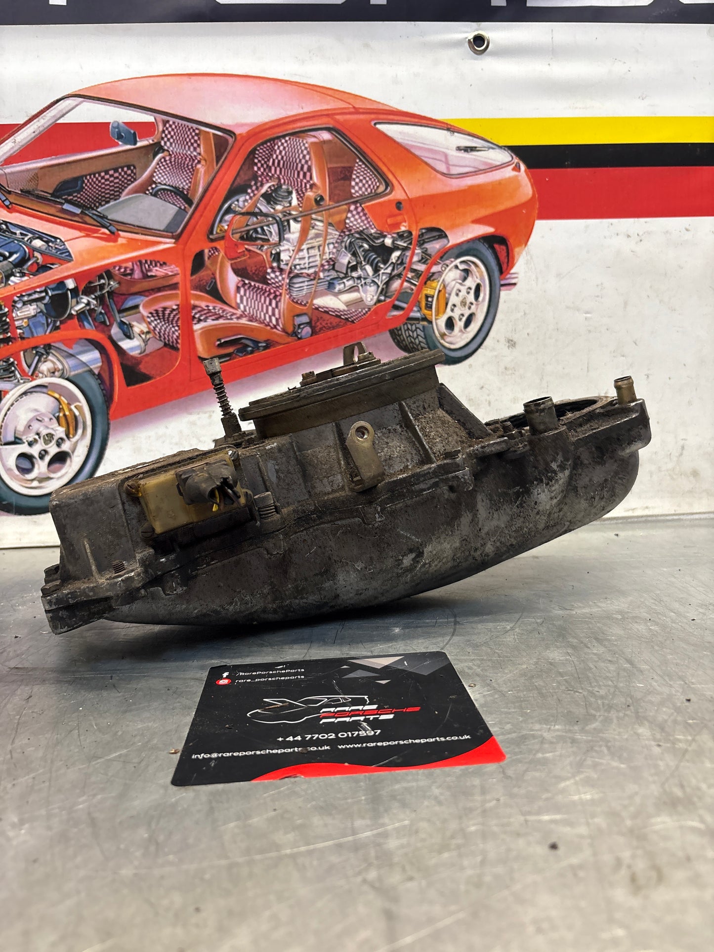 Porsche 928 throttle body, used 9281101935R / 0438120142