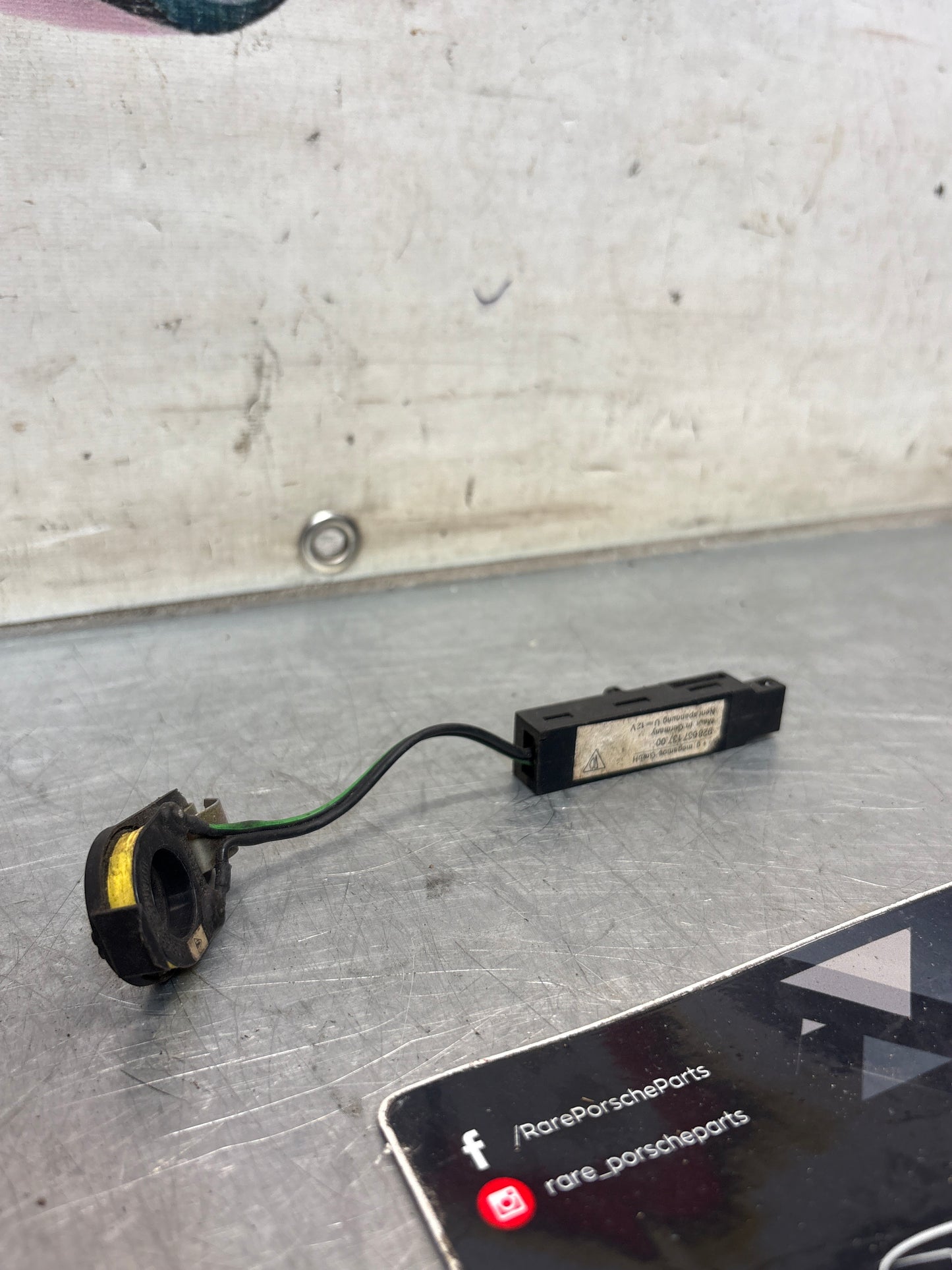 Porsche 928 door central locking pulse generator, used 92863713700