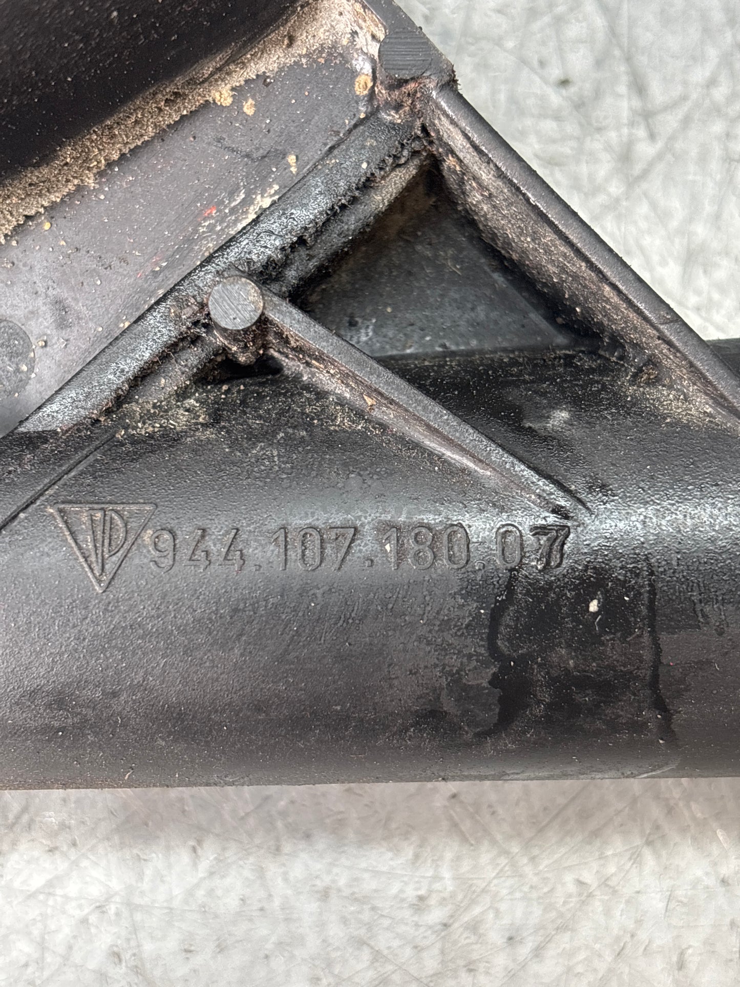 Porsche 944 924S 2.5 Oil filler neck / separator 94410718007 used