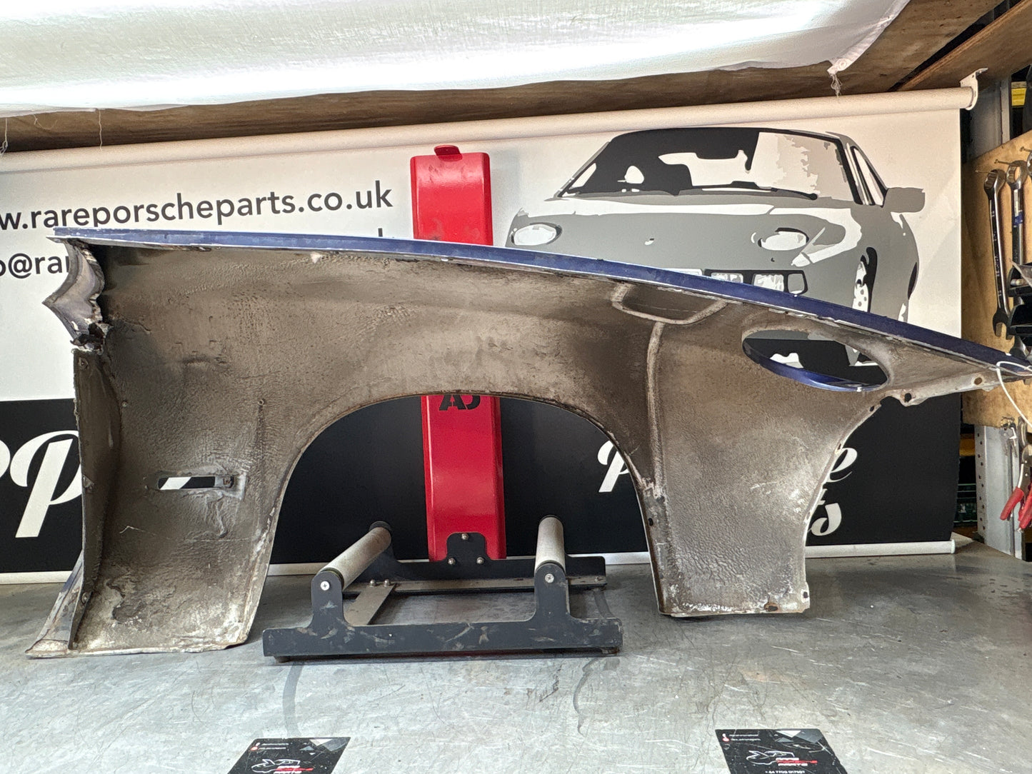Porsche 928 -87 front left wing, 92850301103 used