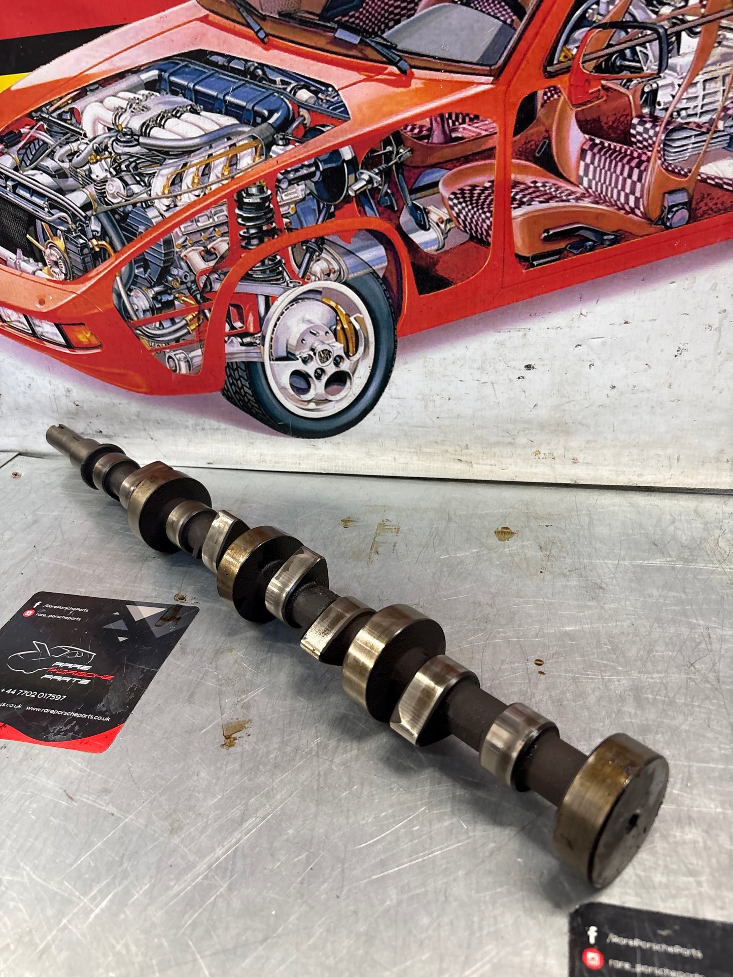 Porsche 928 cam shaft, for spares or repair 9281051880R