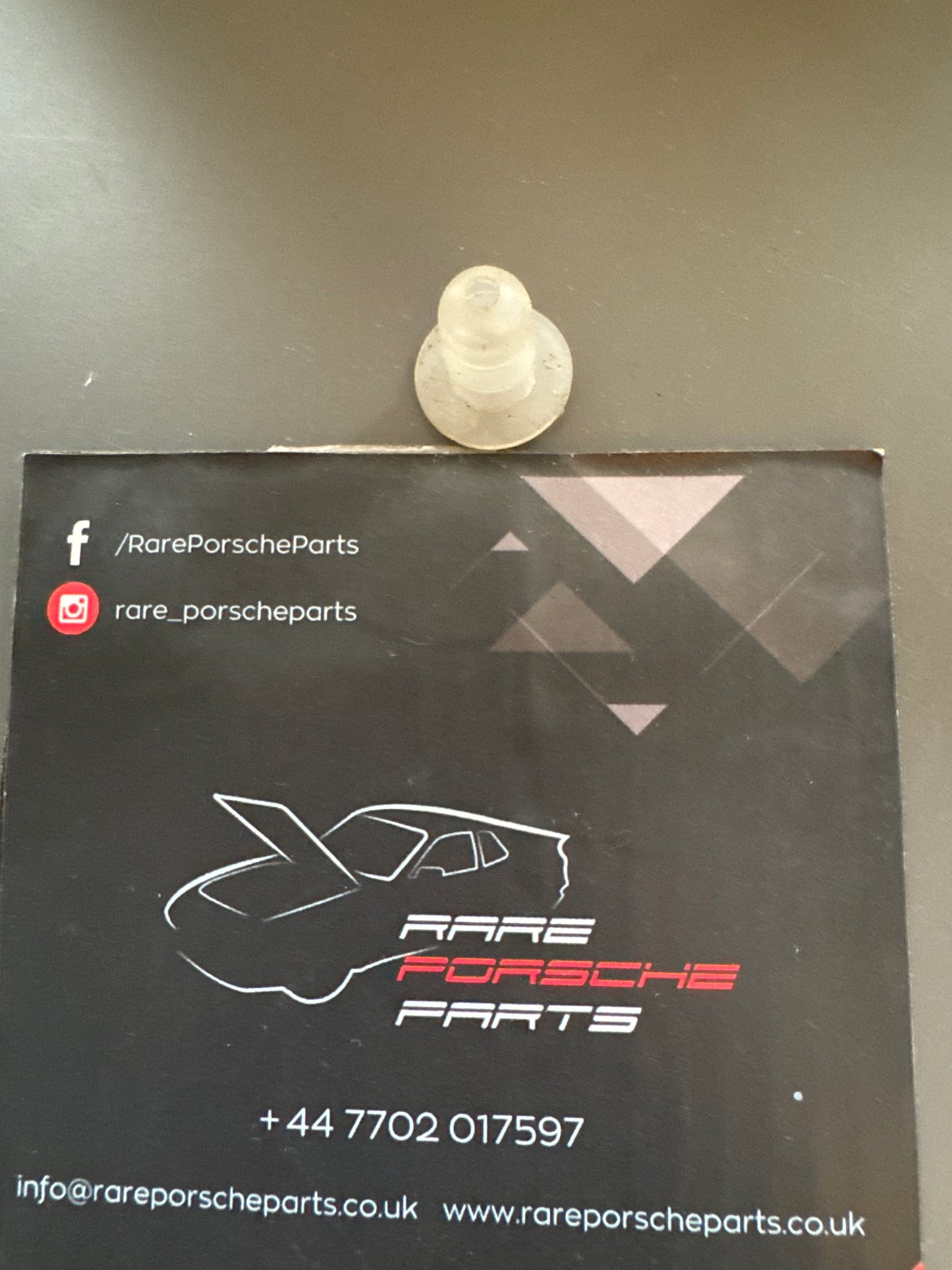 Porsche grommet 477857821 used