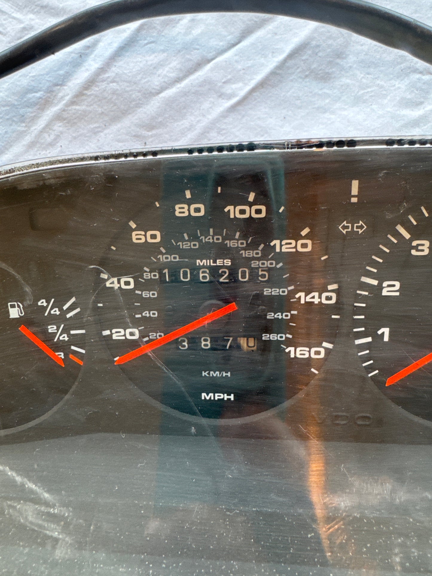 Porsche 944 dash clock binnacle pod speedometer, 94564131103 used 106205 miles automatic plastic screen has some small scratches