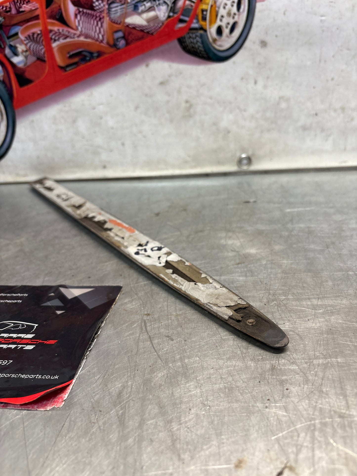 Porsche 928 Right rear Protective Moulding, for spares or repair 92855904203