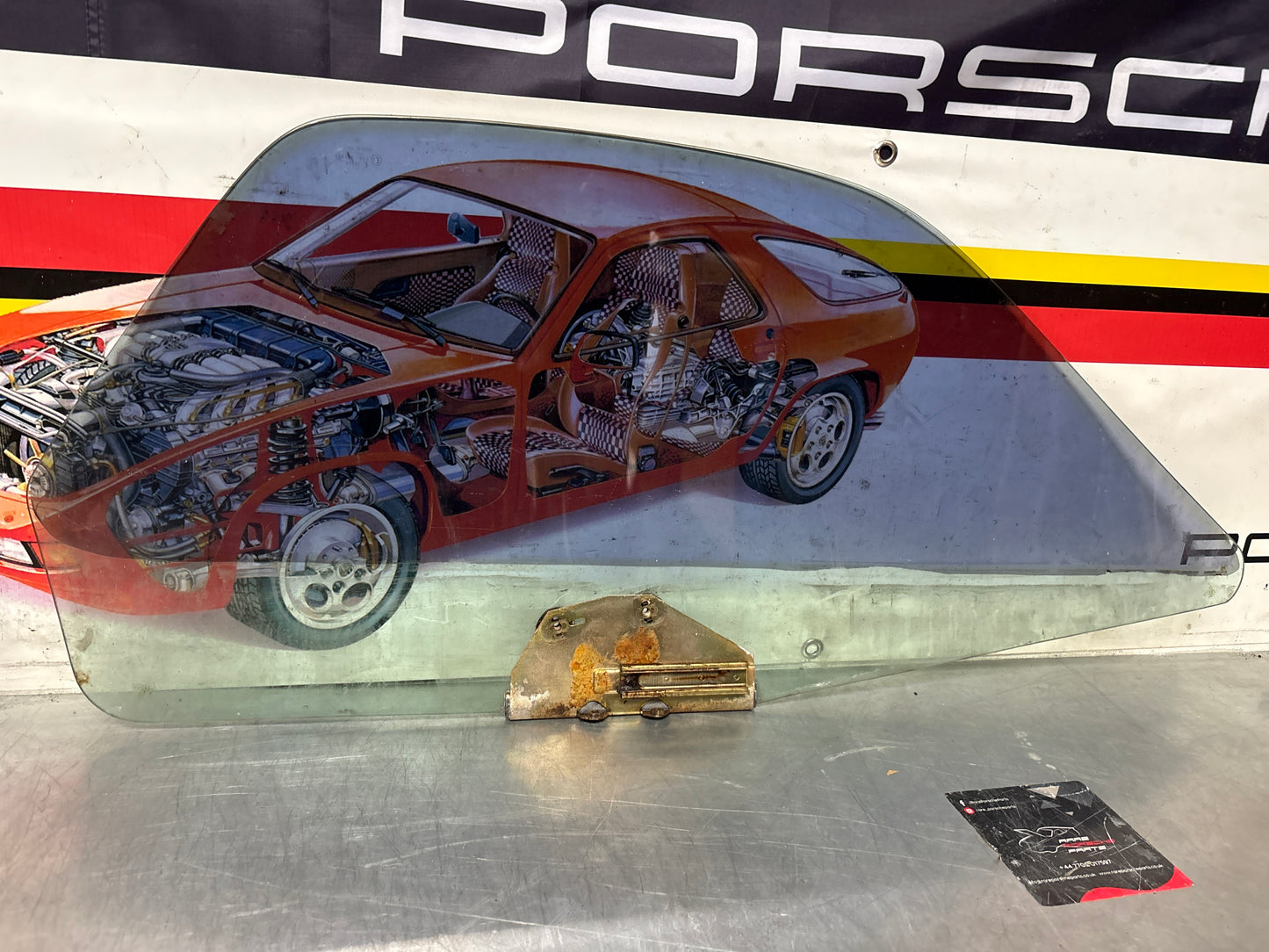 Porsche 928 left hand side green door window glass, tinted 92853710102 used