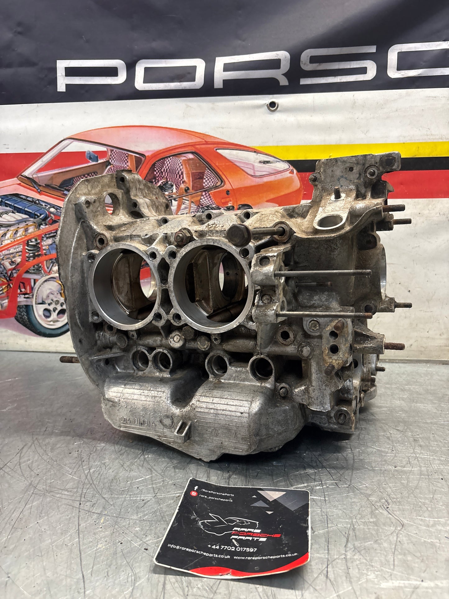 Porsche 914 1.7L engine case, used EA061528