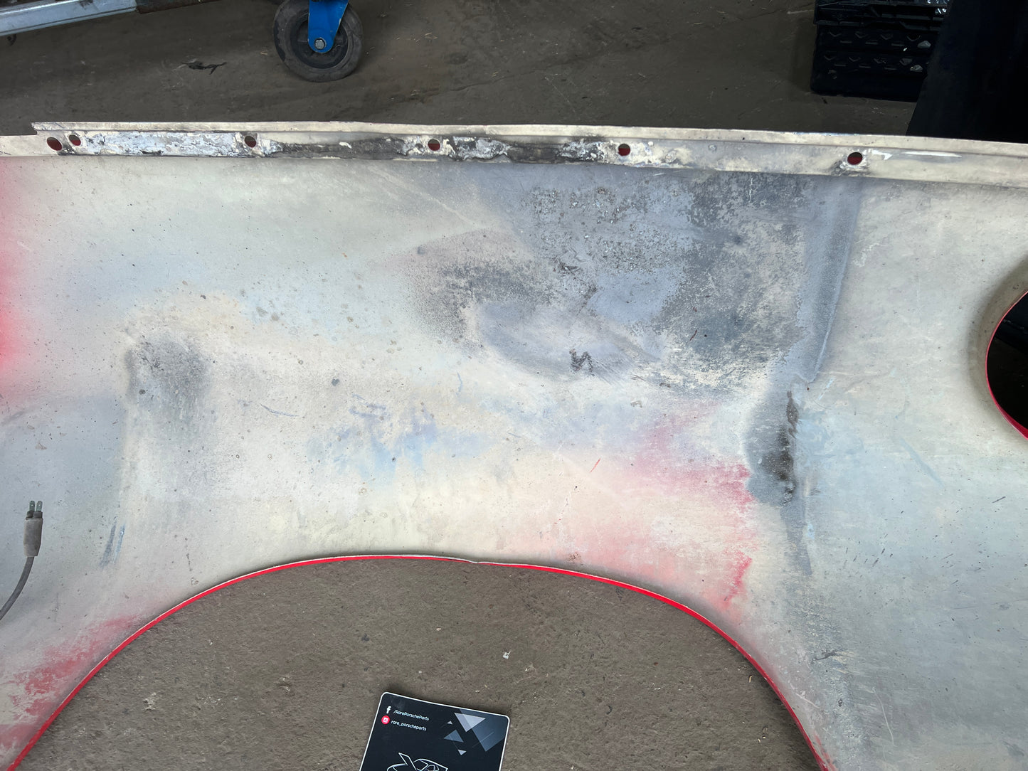 Porsche 928 -87 front left wing, 92850301103 used