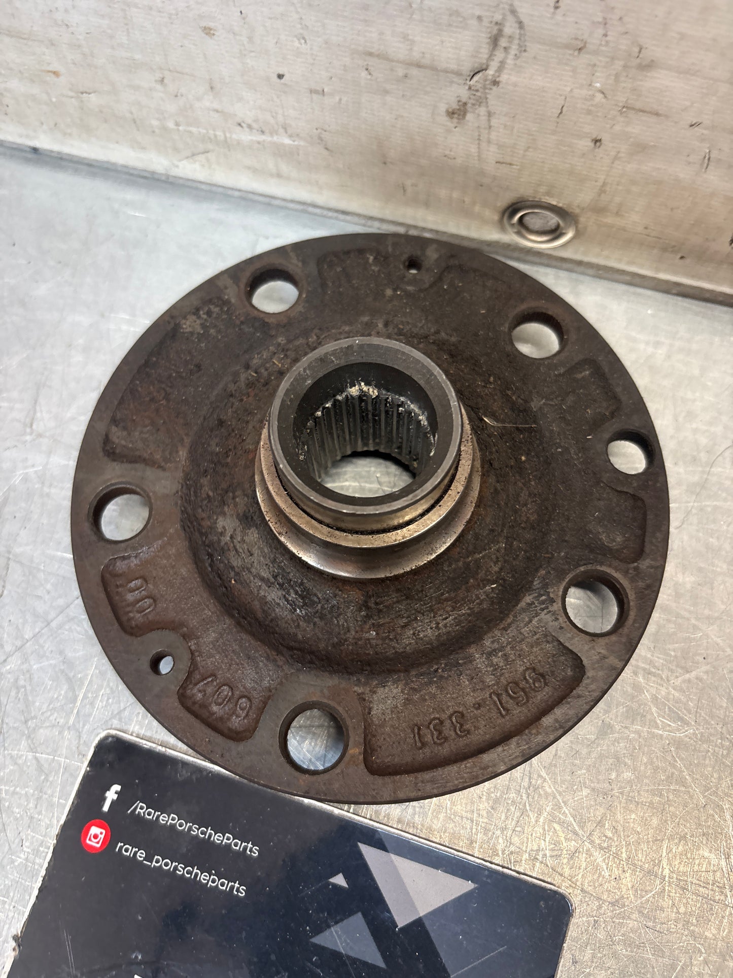 Porsche 924S/ 944 rear hub 95133160701, used