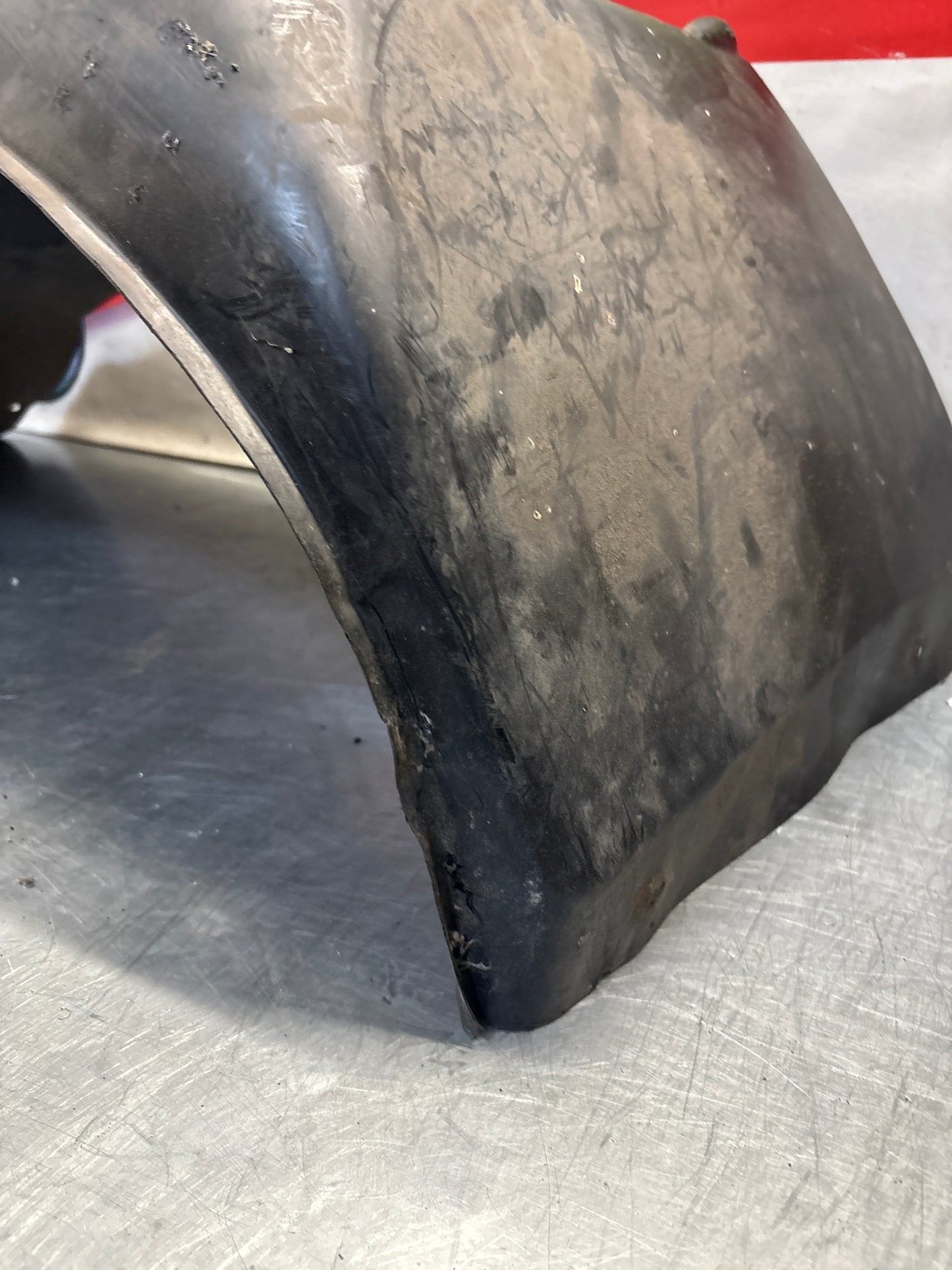 Porsche 928 wheel arch liner  Right 92850438205 Used