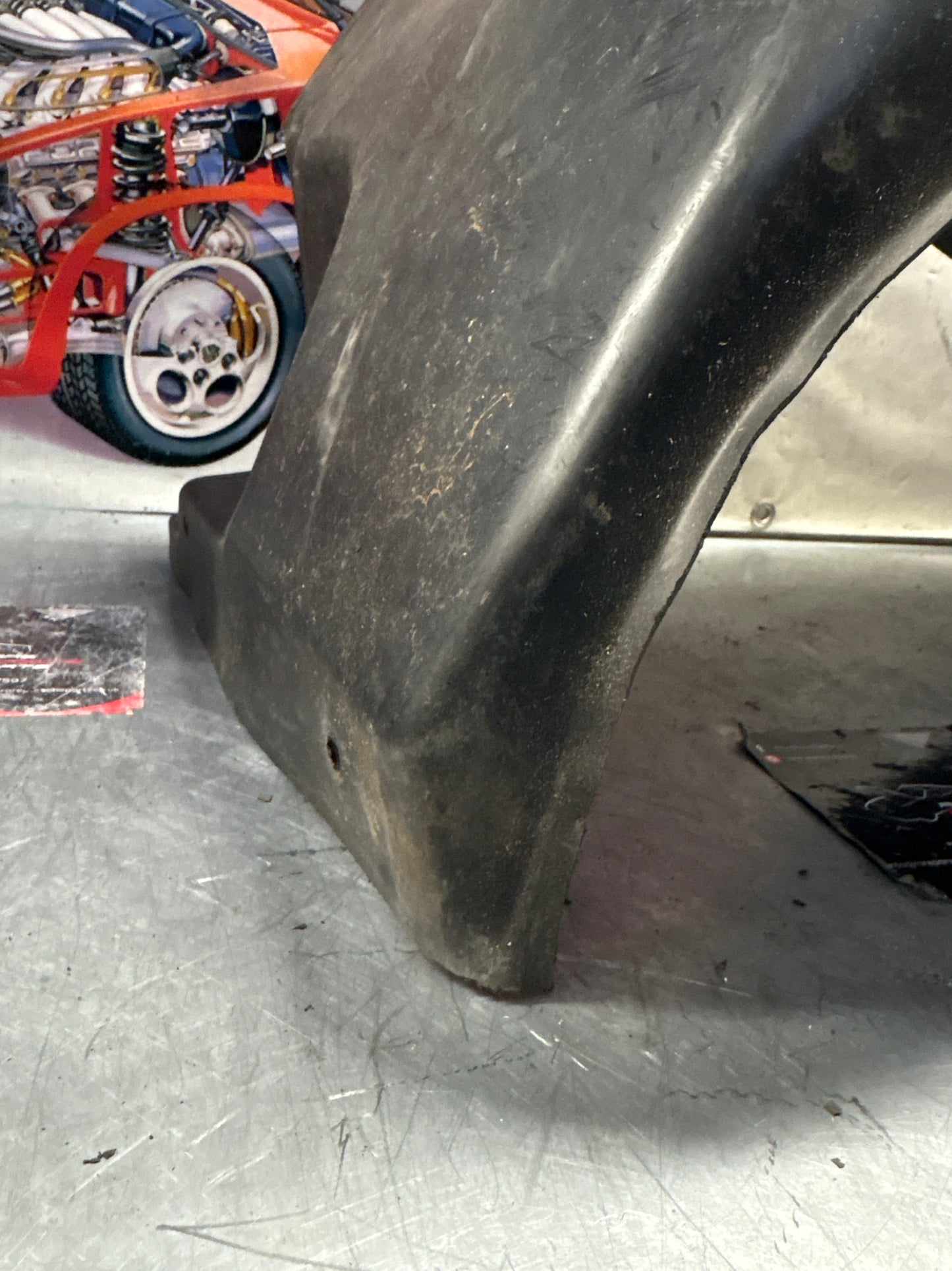 Porsche 928 wheel arch liner Left 92850438105 Used