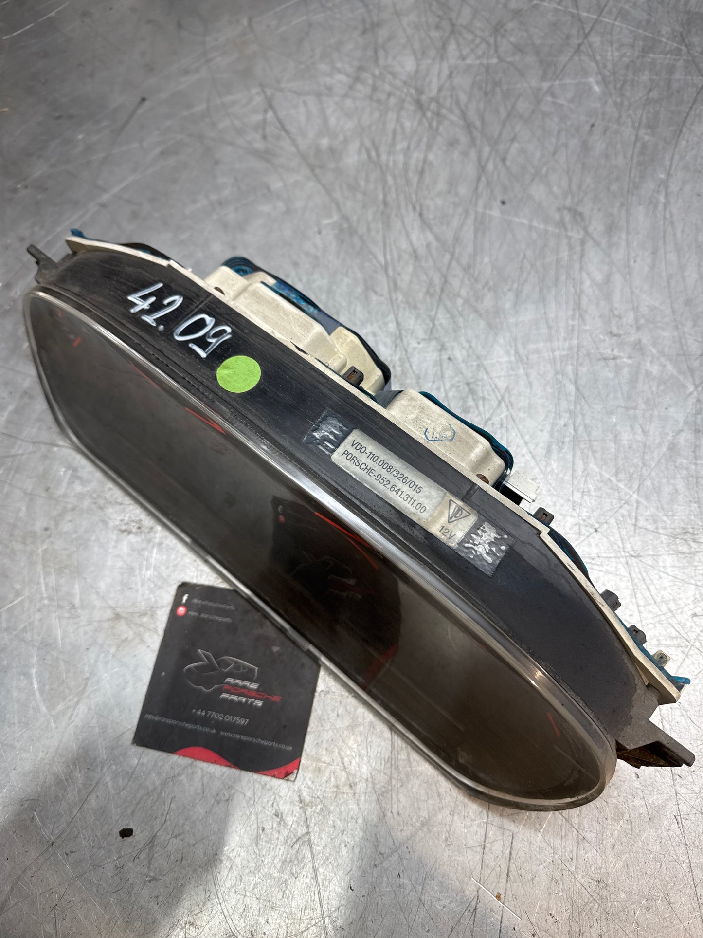 Porsche 944 Turbo Armaturenbrettuhr Binnacle Pod Tachometer 95264131101 gebraucht