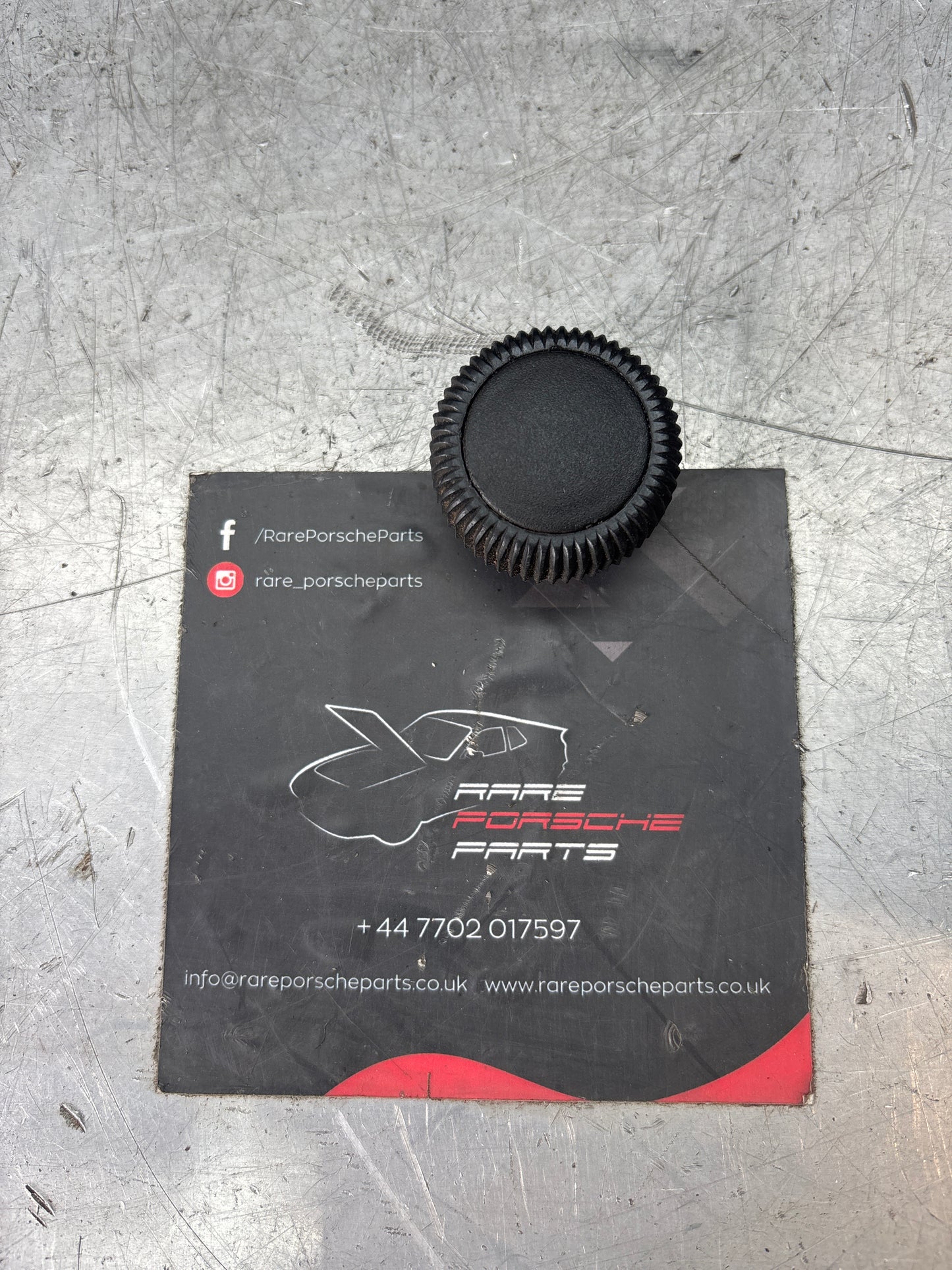 Porsche 928 Door locking knob, 92853758103, used