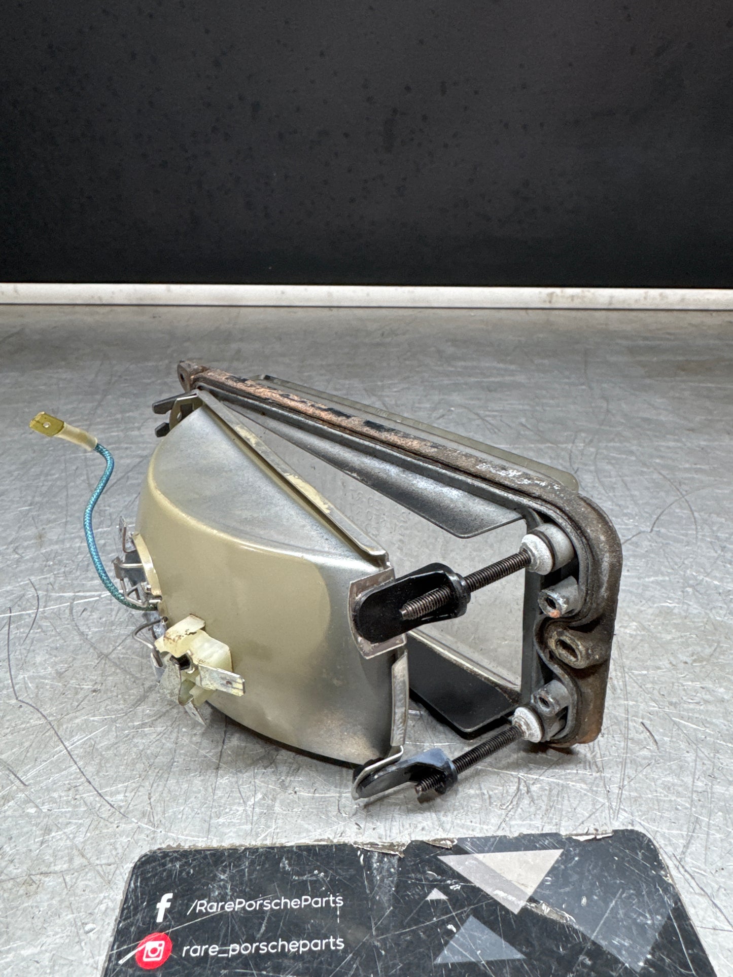 Porsche 924 Front left driving light, Used. No case. 477941751D