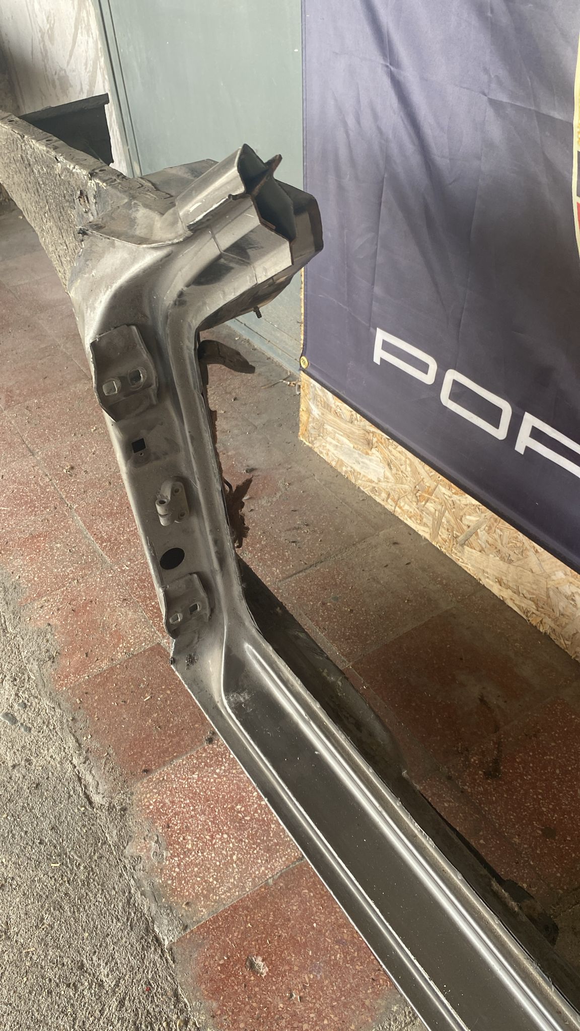 Porsche 944 left side cut, rear fender with sill 94450390303, 94450361102