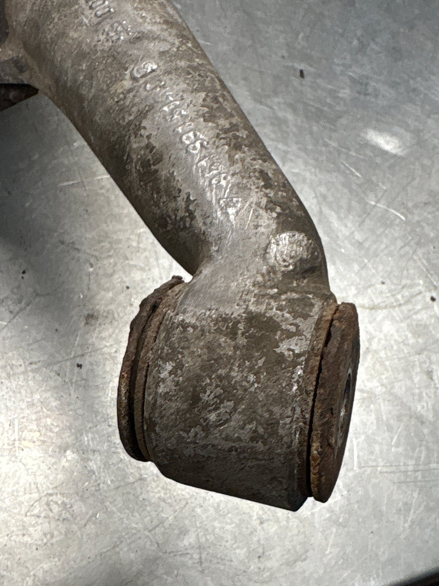 Porsche 944 alloy rear right trailing arm, used 95133151405 / 9513315144R used, with hubs