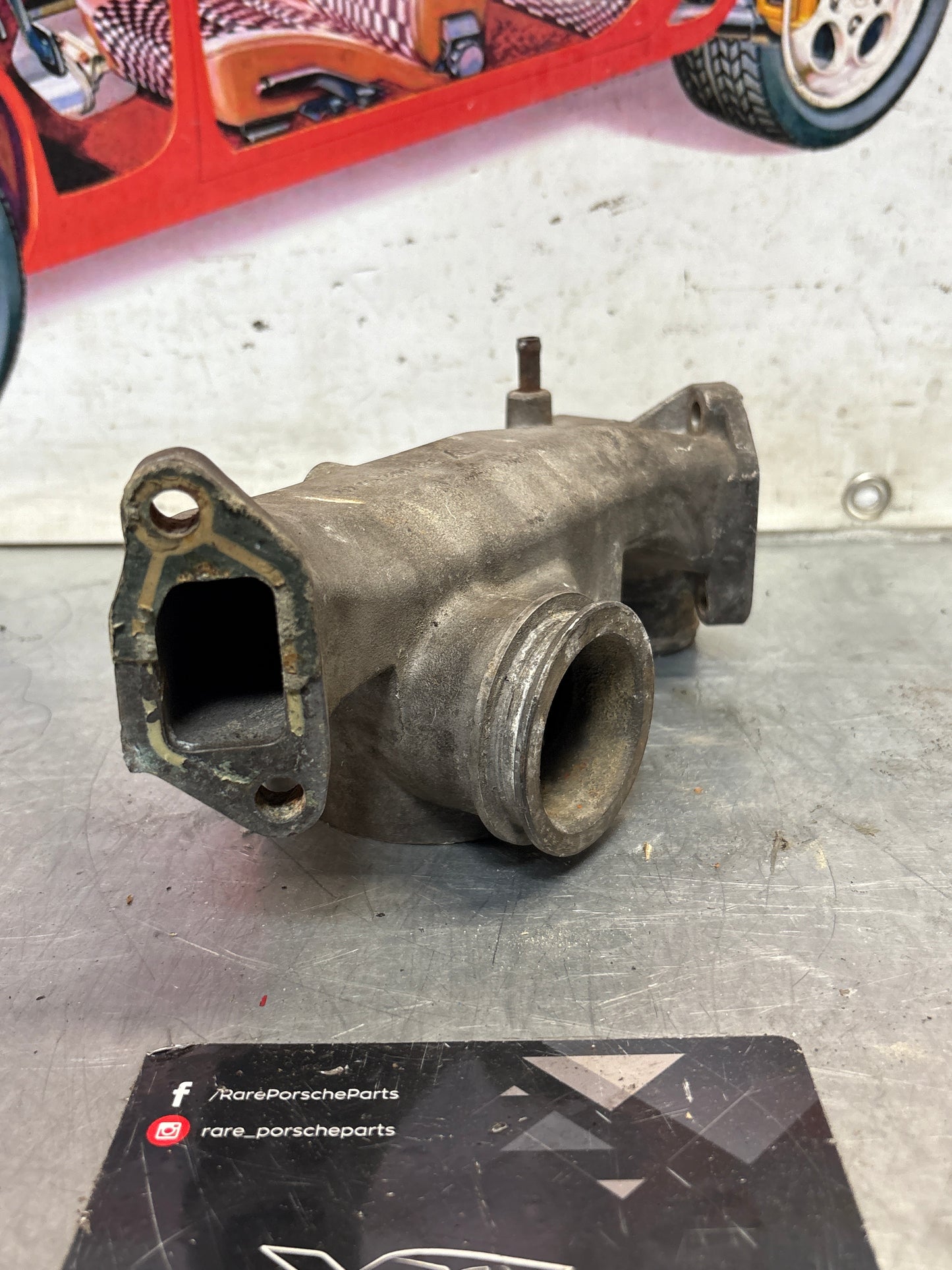 Porsche 928S 78-84 engine thermostat housing, used 9281061614R