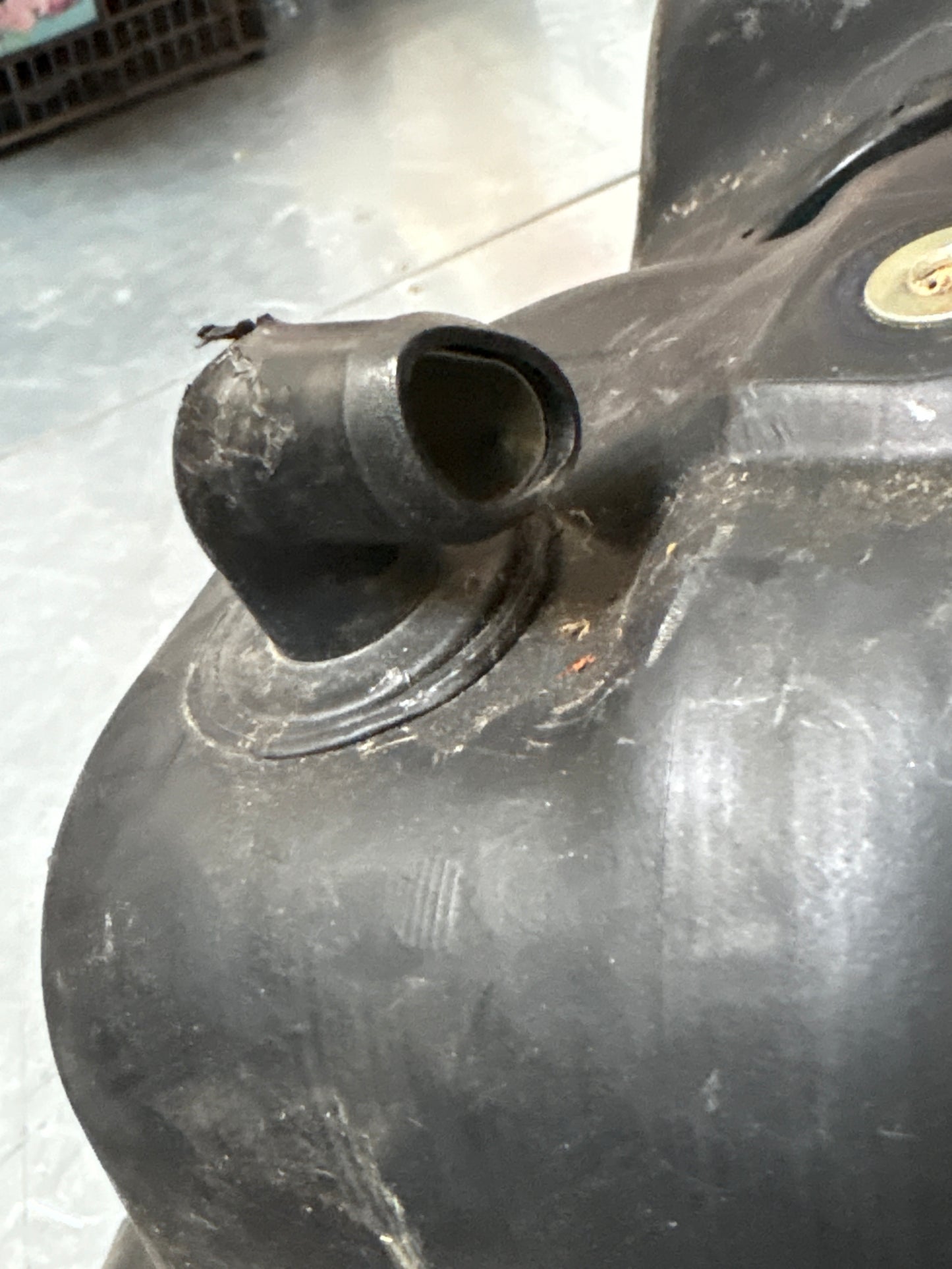 Porsche 911 993 964 RHD fuel tank, used 99320102200