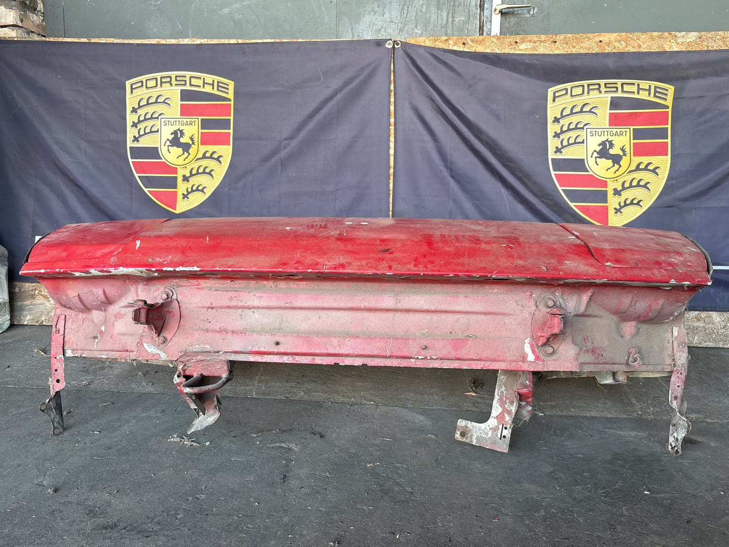 Porsche 924 Front end section cut 477805591
