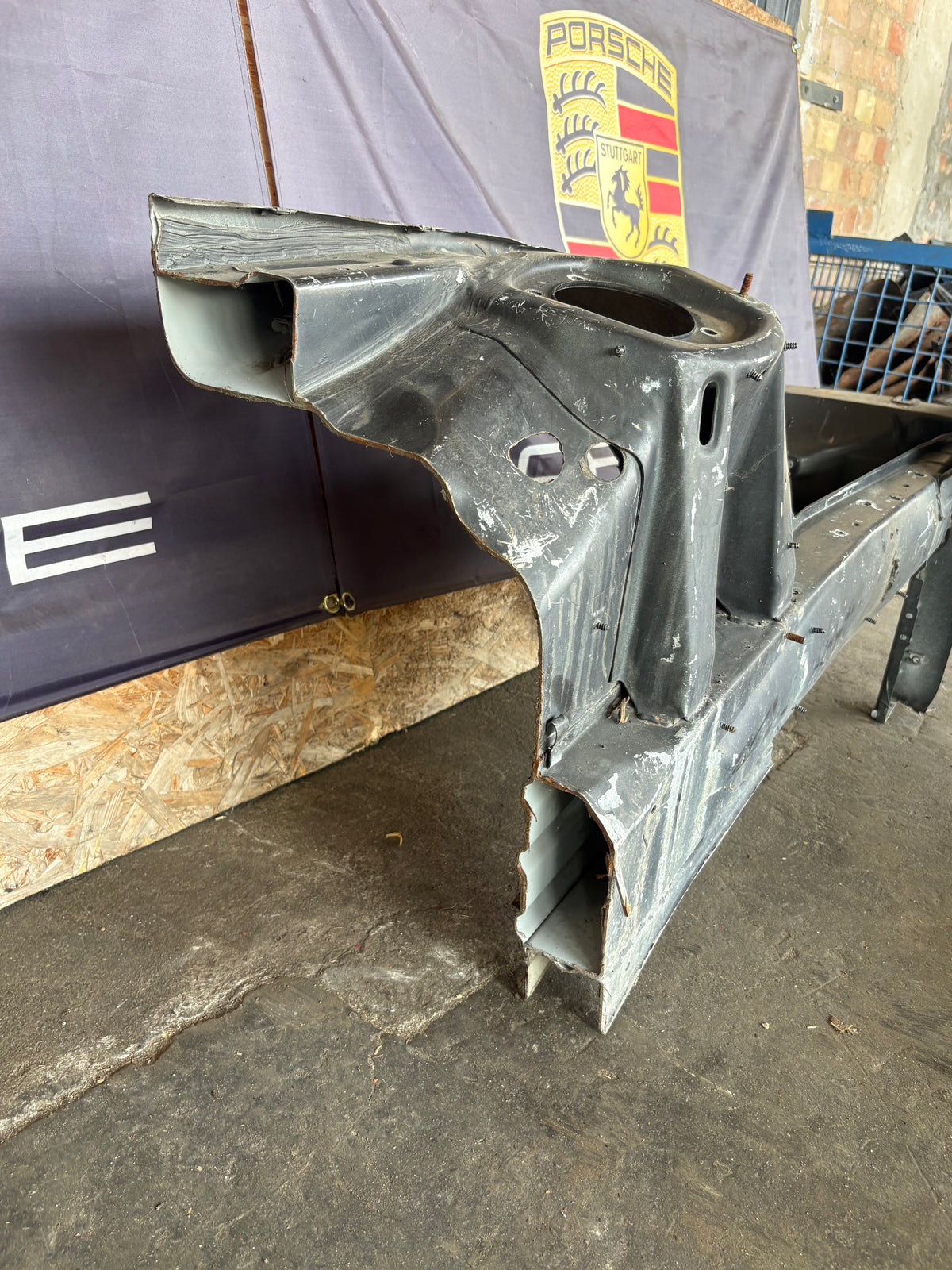 Porsche 944 Front end section cut