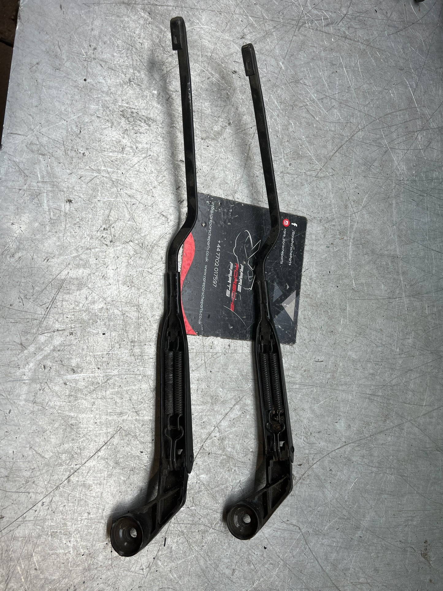 Porsche 944 S2 pair of front wiper arms 94562802802 used